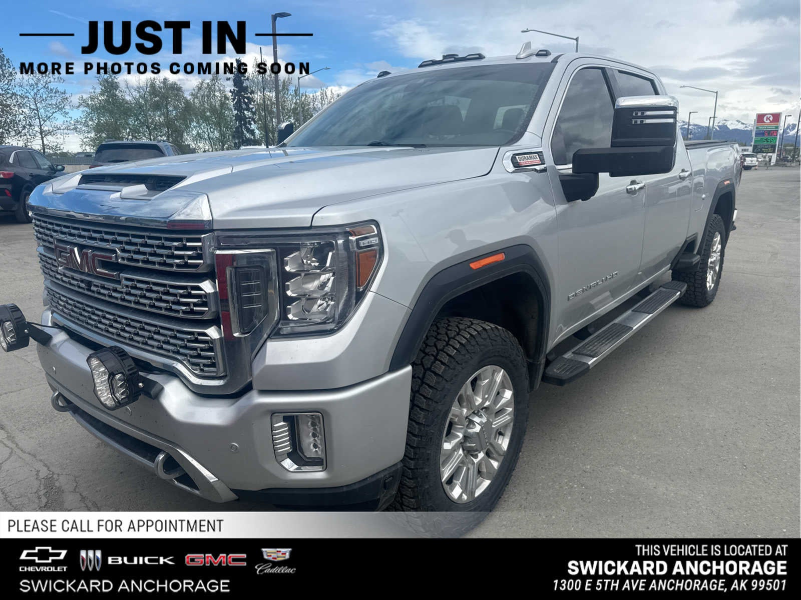 2023 GMC Sierra 4WD Crew Cab Standard Box Denali's photo