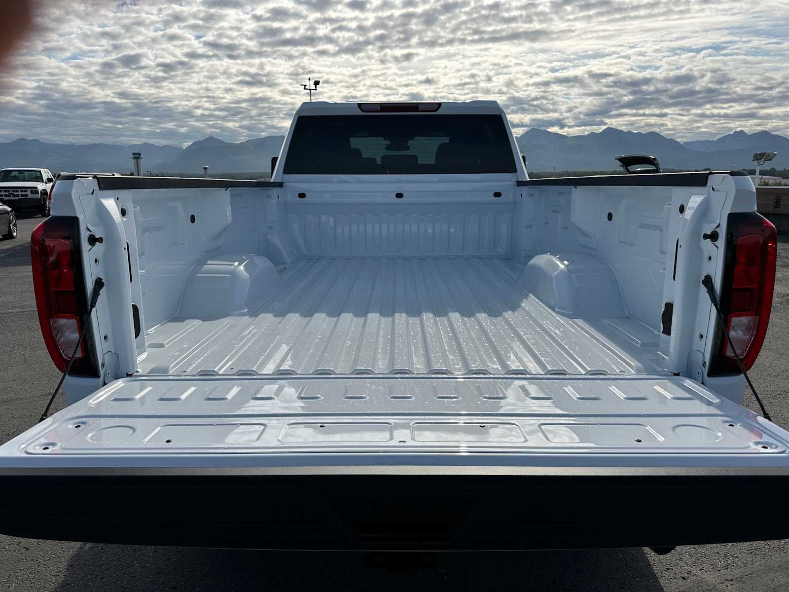 2025 GMC Sierra 2500HD Pro