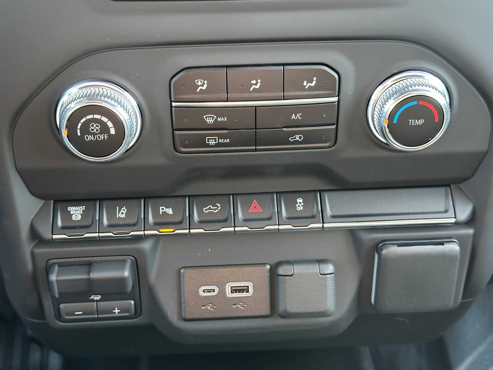 2025 GMC Sierra 2500HD Pro