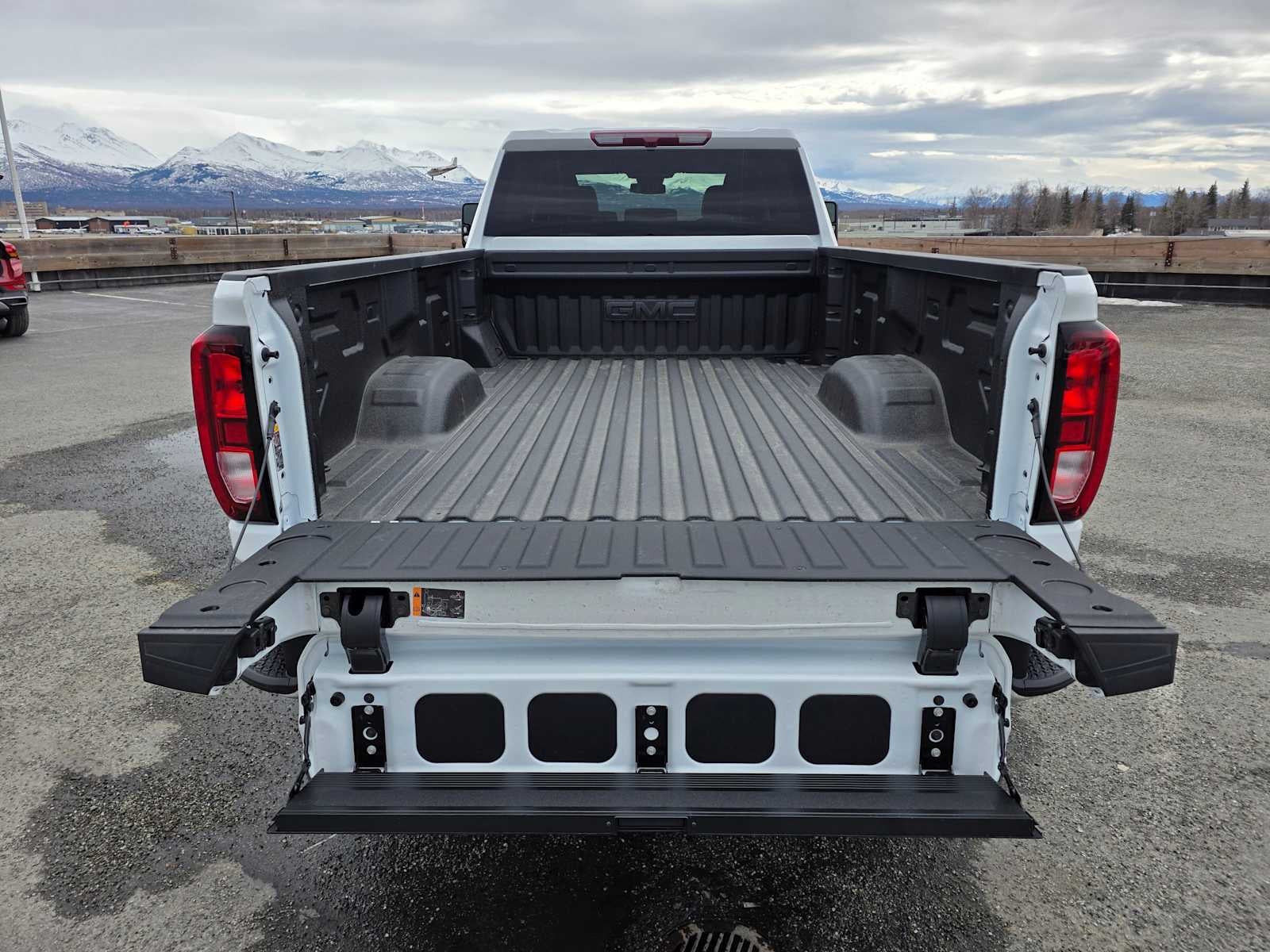 2026 GMC Sierra 2500HD SLE
