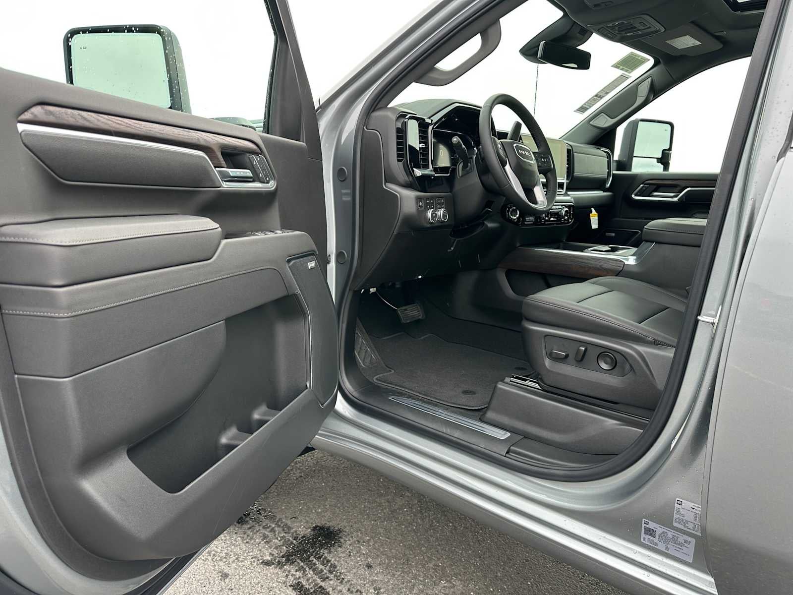 2026 GMC Sierra 2500HD SLT