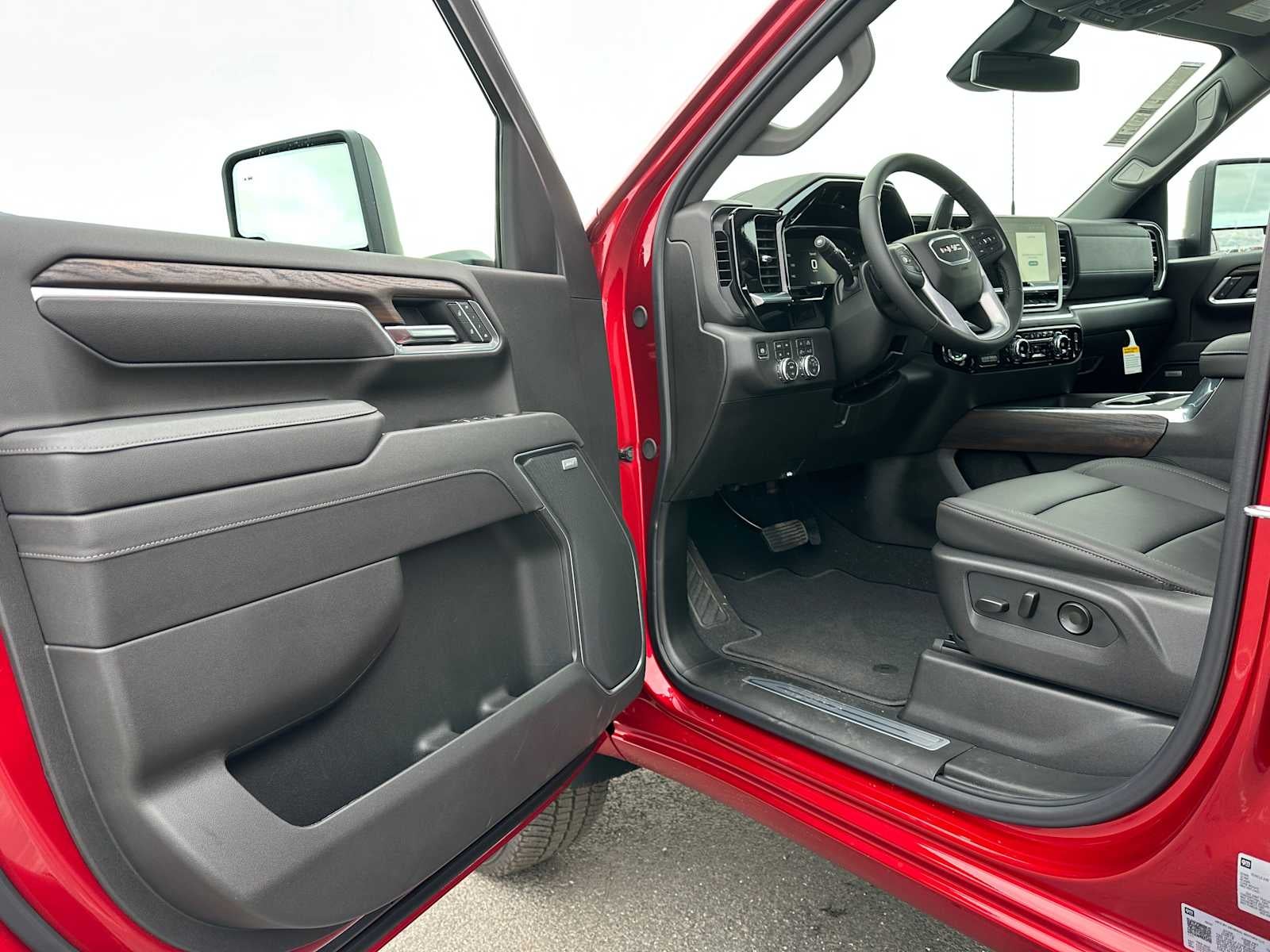 2026 GMC Sierra 2500HD SLT