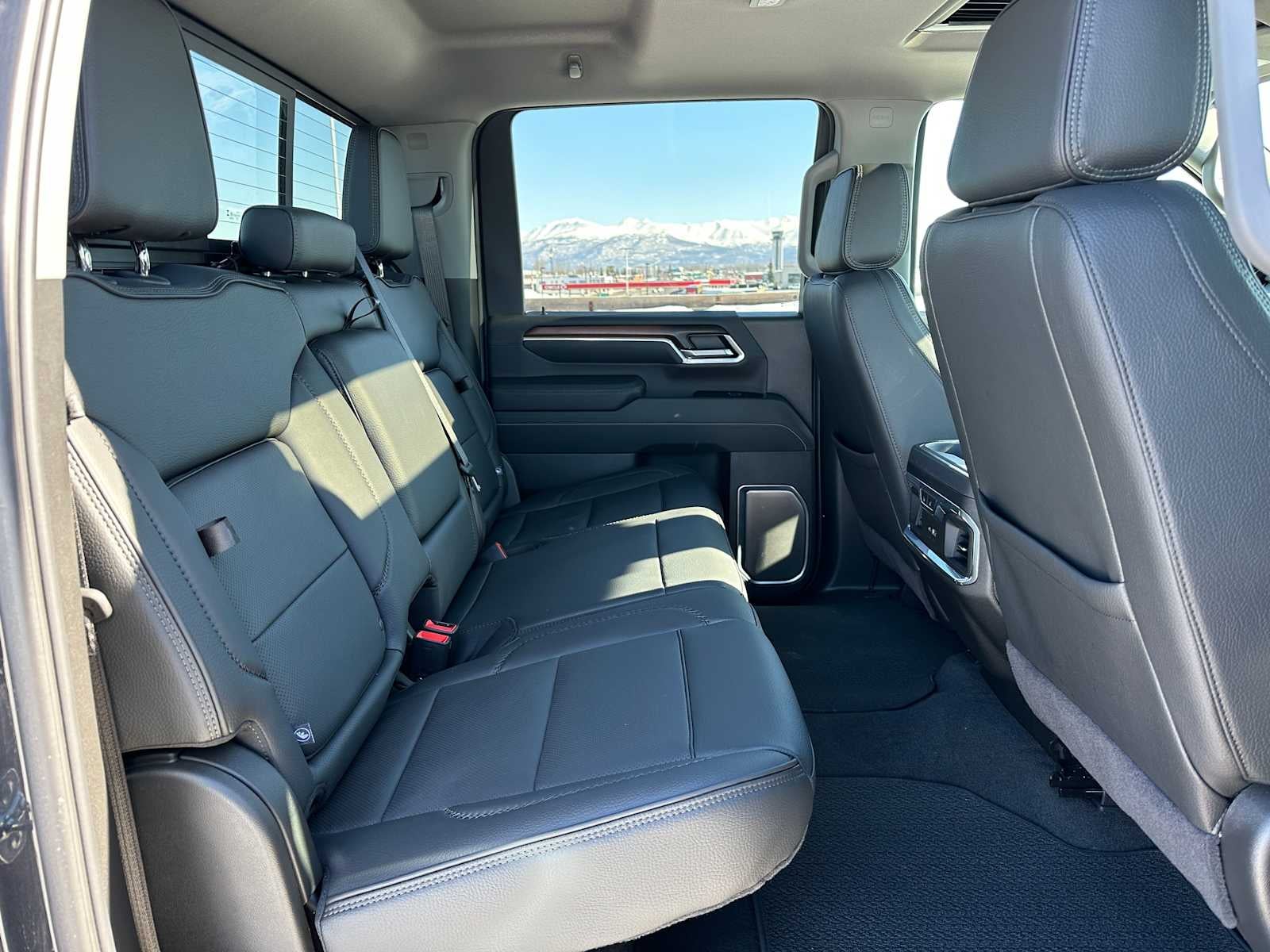 2025 GMC Sierra 2500HD Denali