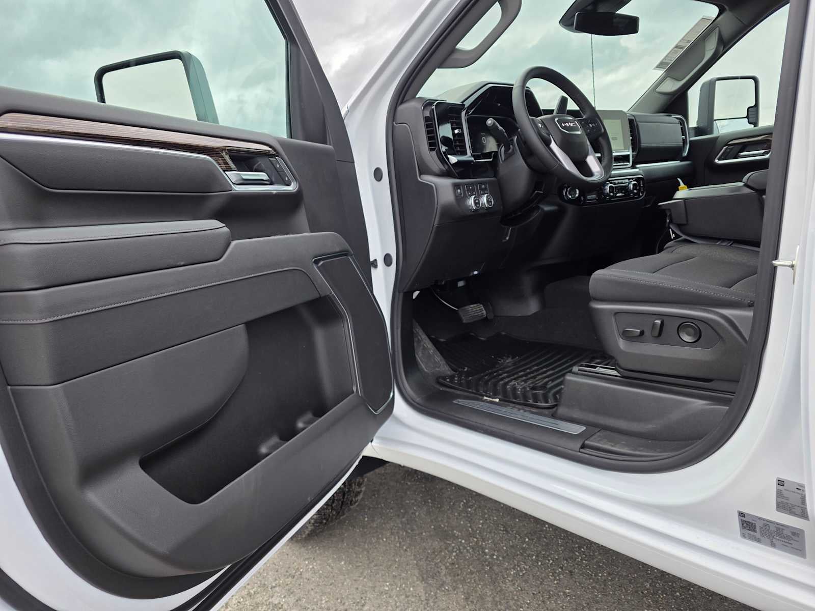 2026 GMC Sierra 3500HD SLE