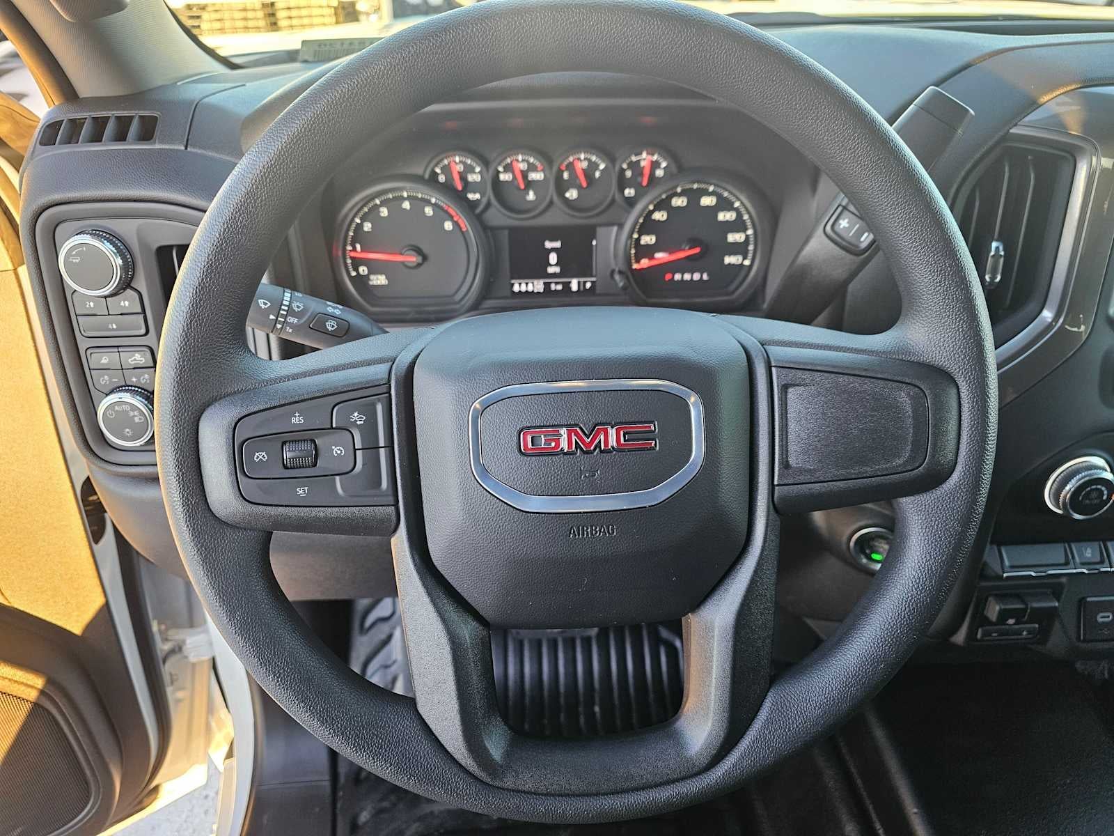2025 GMC Sierra 2500HD Pro