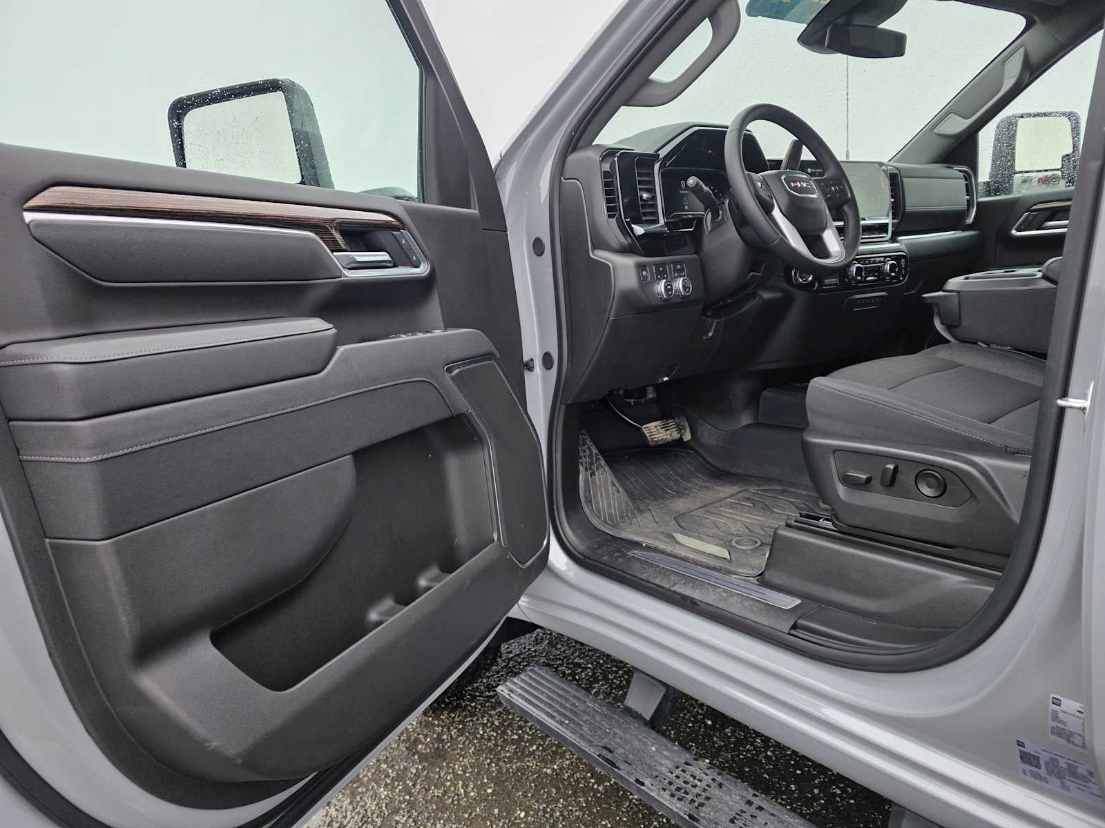 2025 GMC Sierra 2500HD SLE