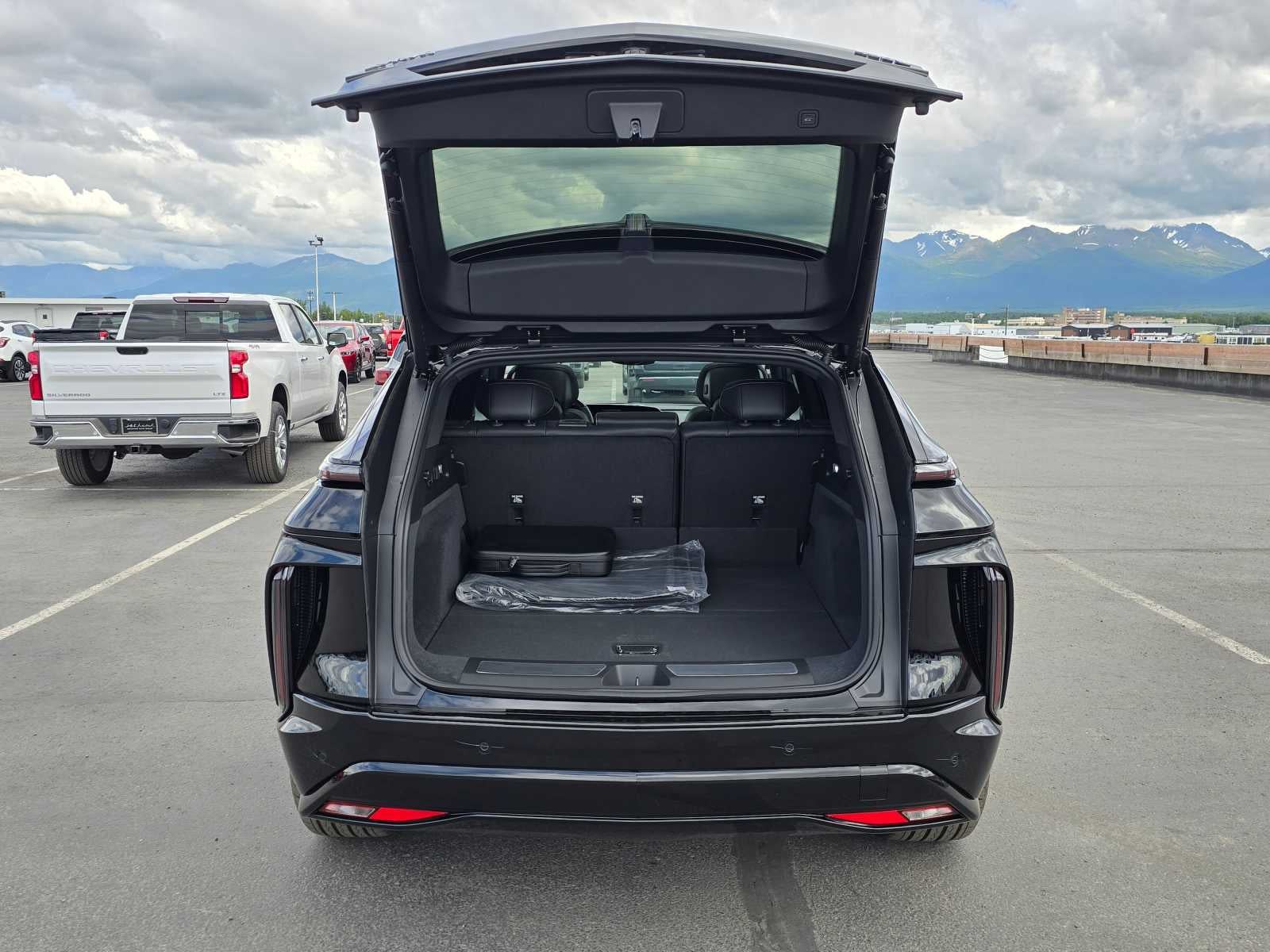 2024 Cadillac LYRIQ Sport