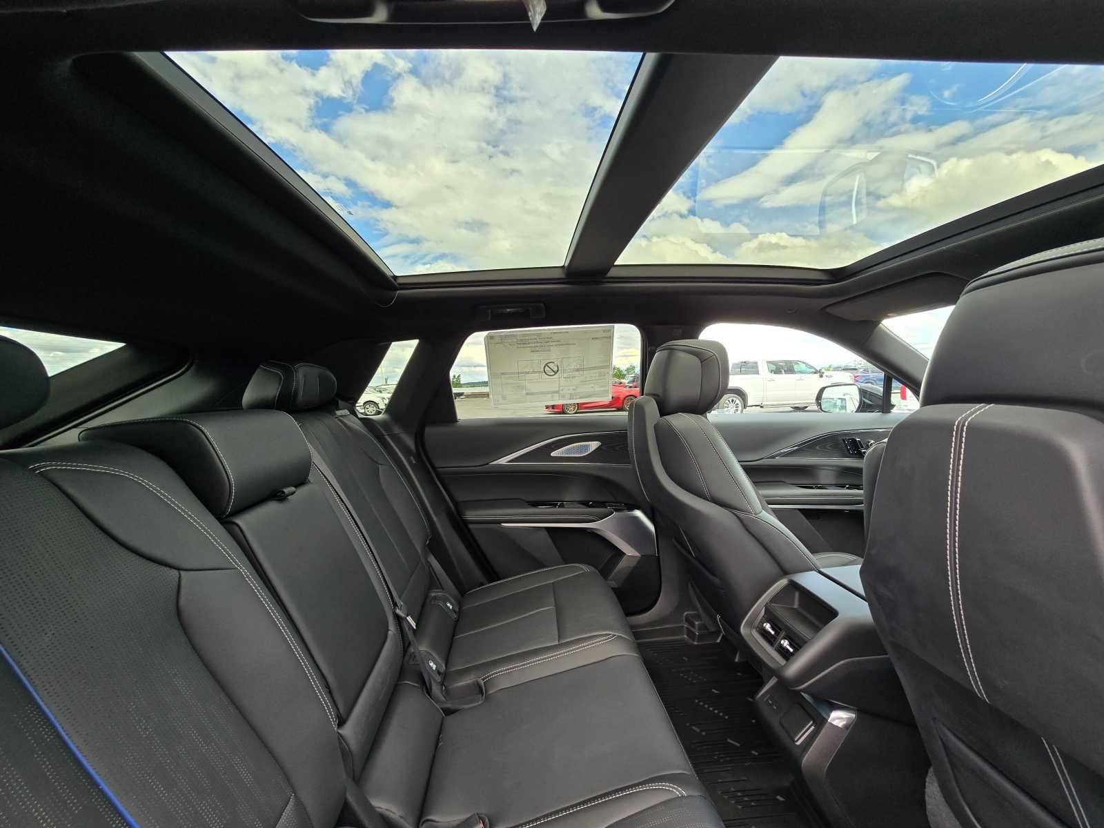 2024 Cadillac LYRIQ Sport