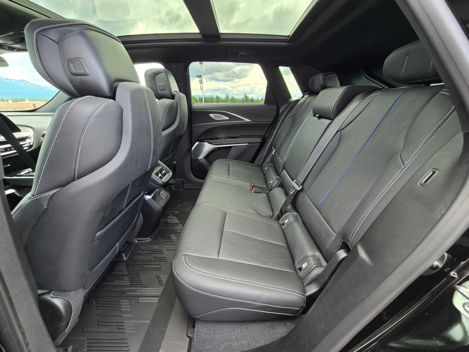 2024 Cadillac LYRIQ Sport