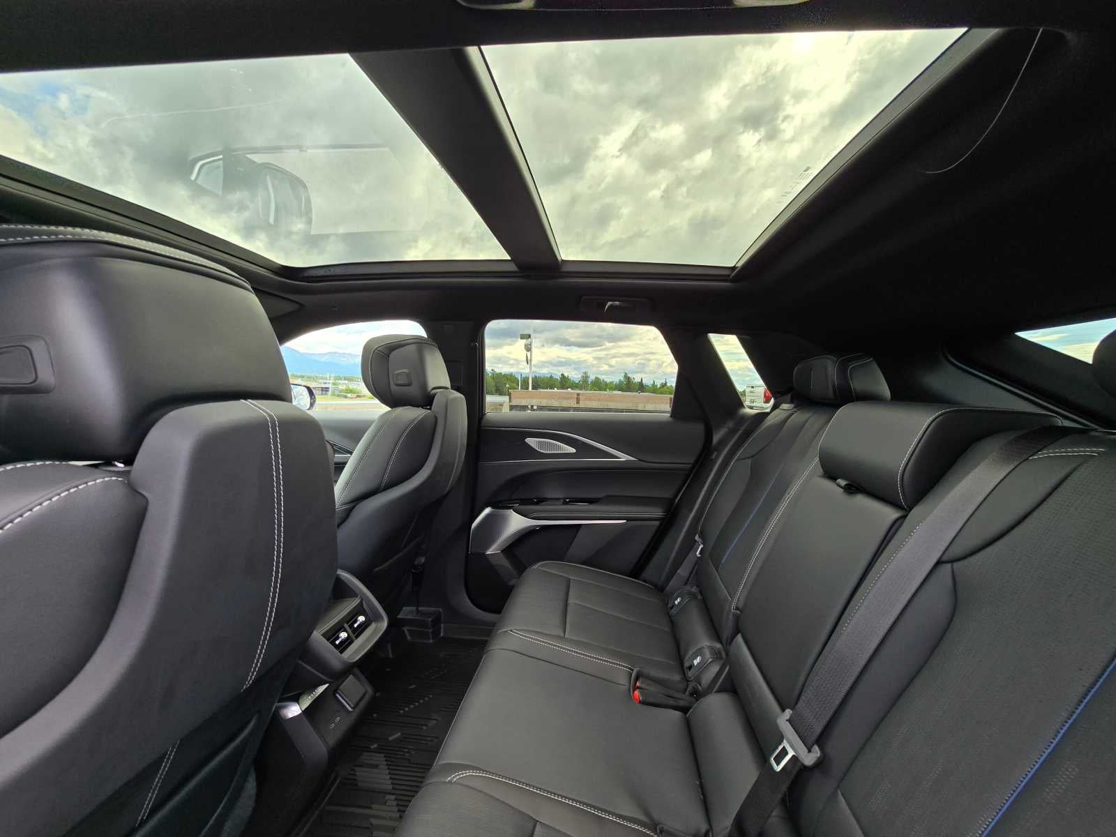 2024 Cadillac LYRIQ Sport