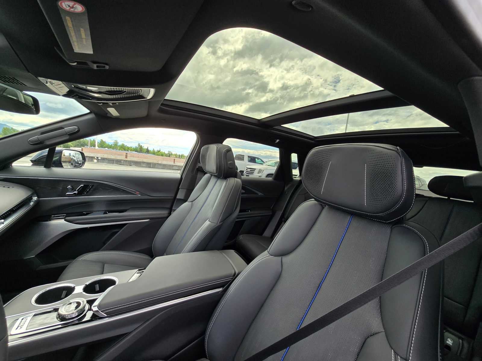 2024 Cadillac LYRIQ Sport