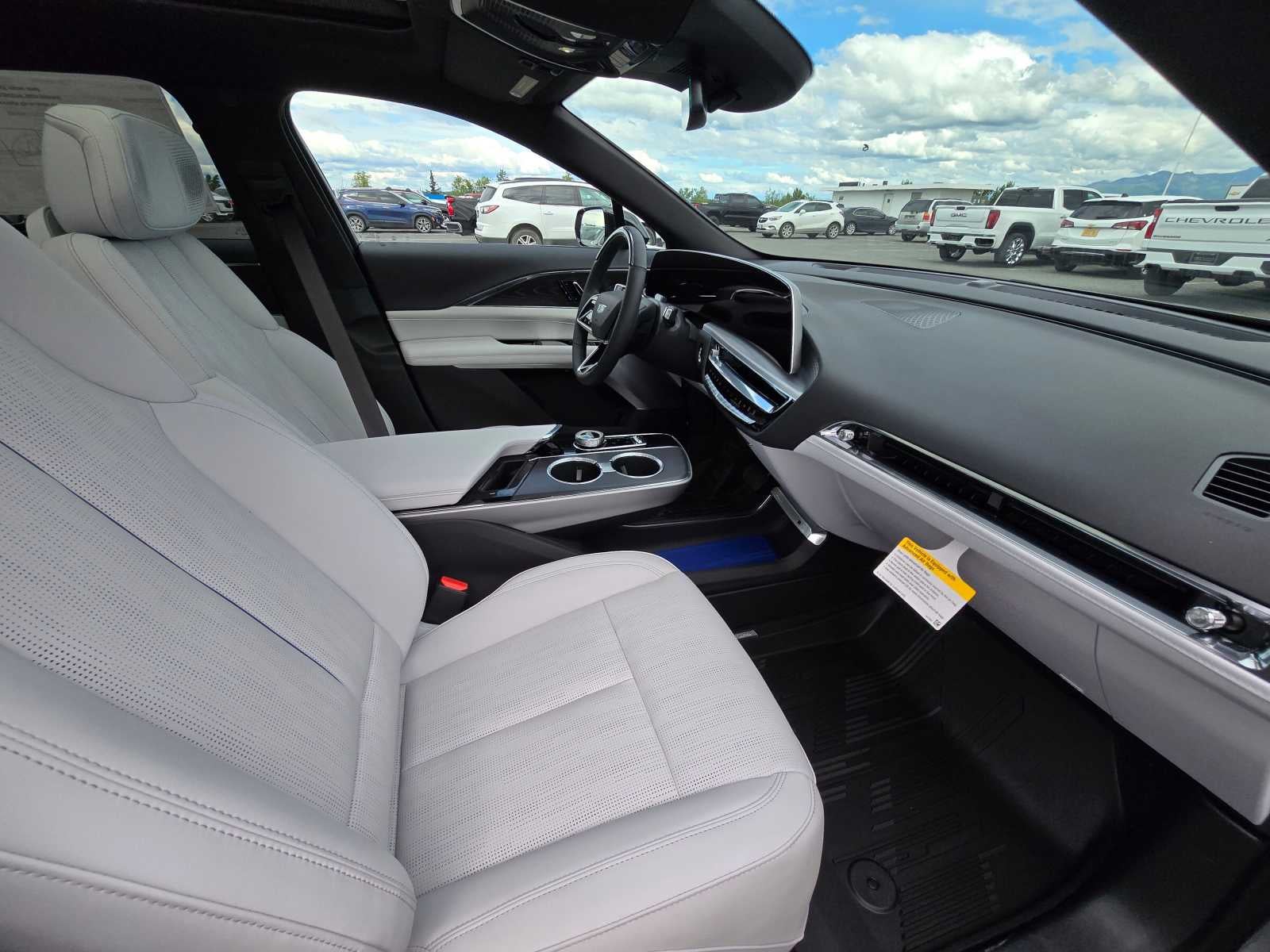 2024 Cadillac LYRIQ Sport