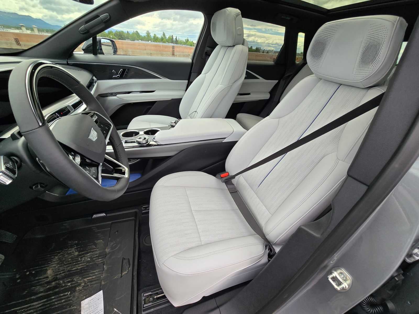 2024 Cadillac LYRIQ Sport