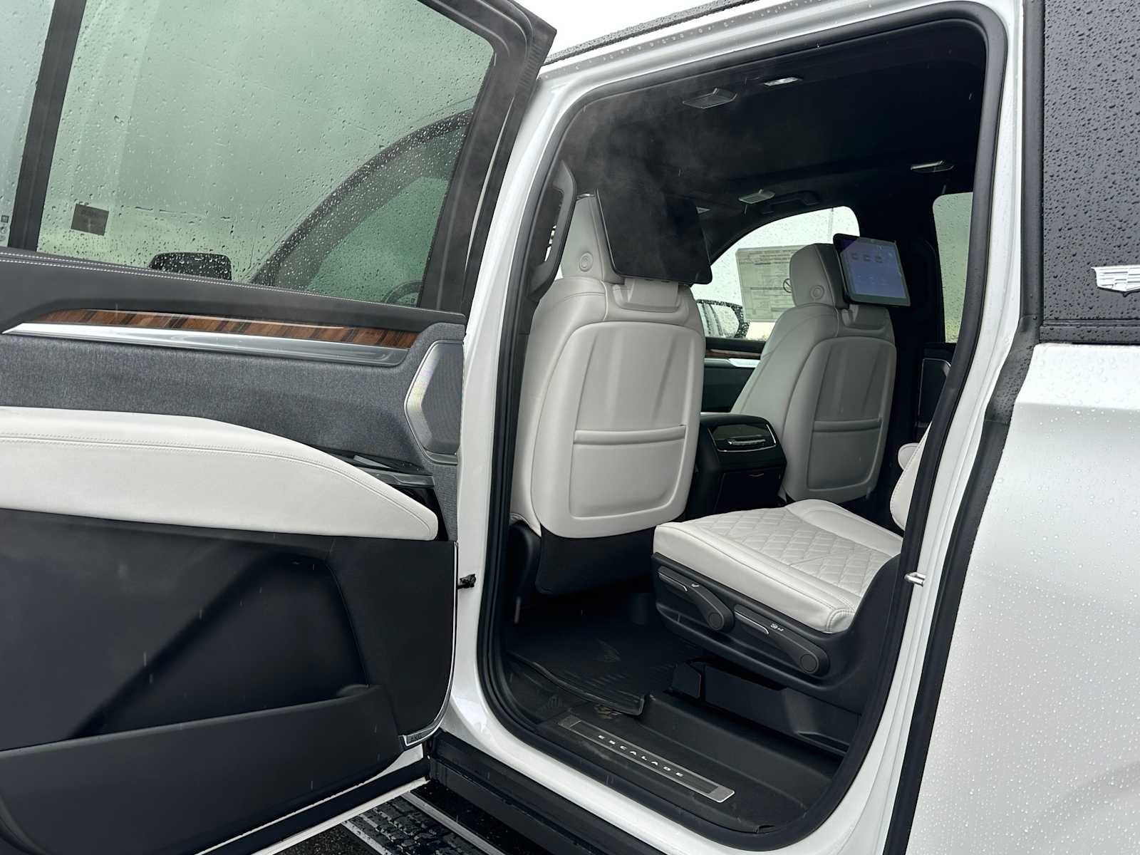 2025 Cadillac Escalade ESV 4WD Sport Platinum