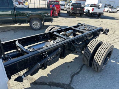 2024 Chevrolet Silverado MD LT