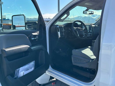 2024 Chevrolet Silverado MD LT