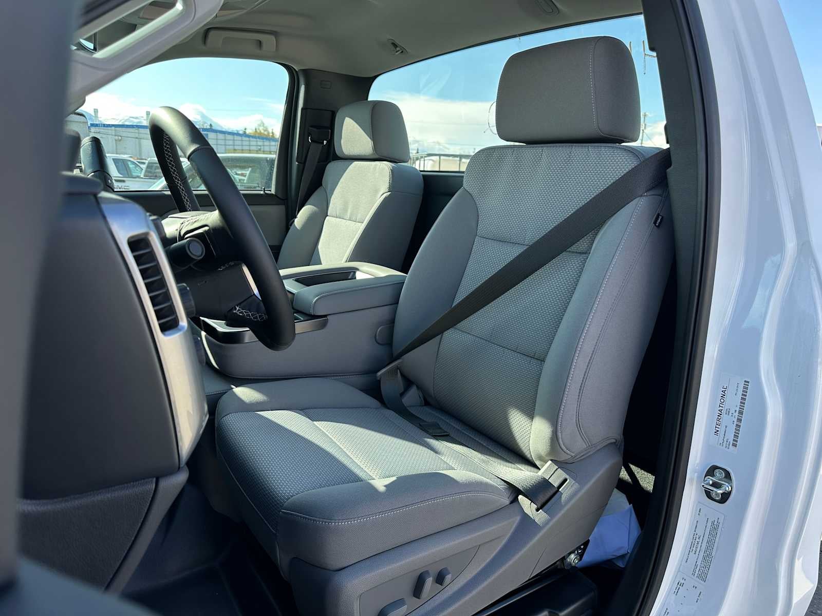2024 Chevrolet Silverado MD LT