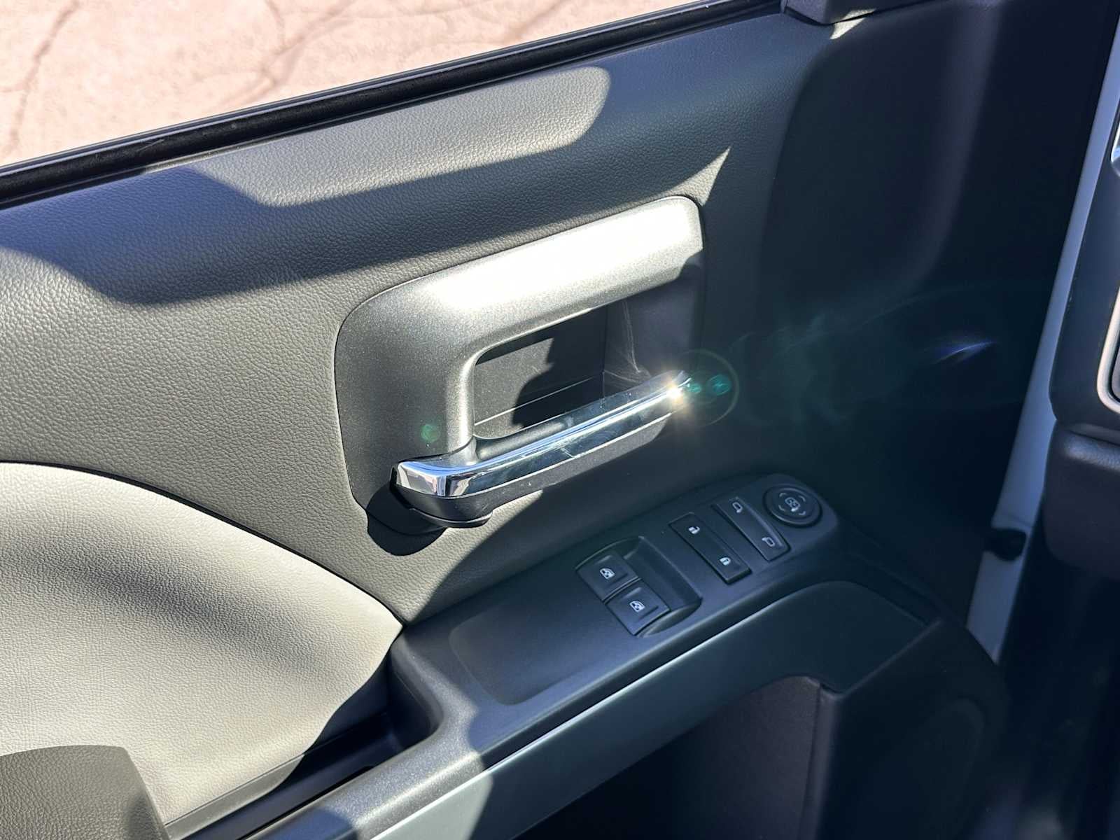 2024 Chevrolet Silverado MD LT