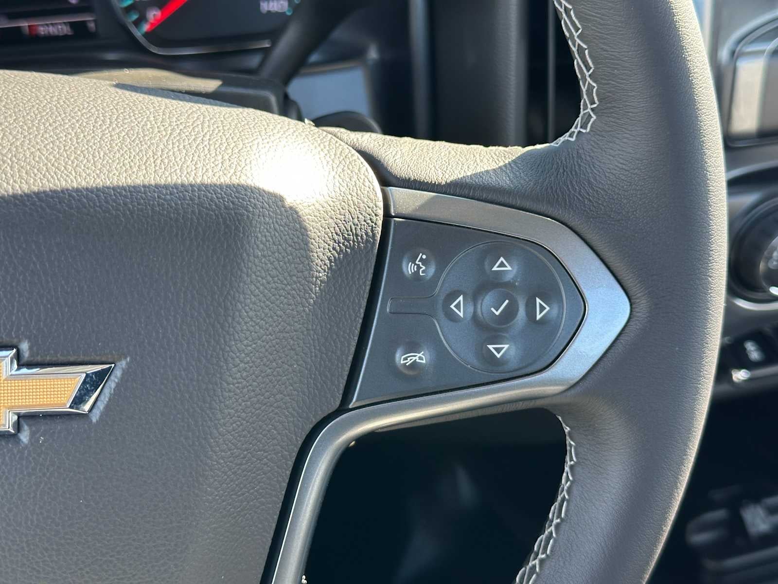 2024 Chevrolet Silverado MD LT