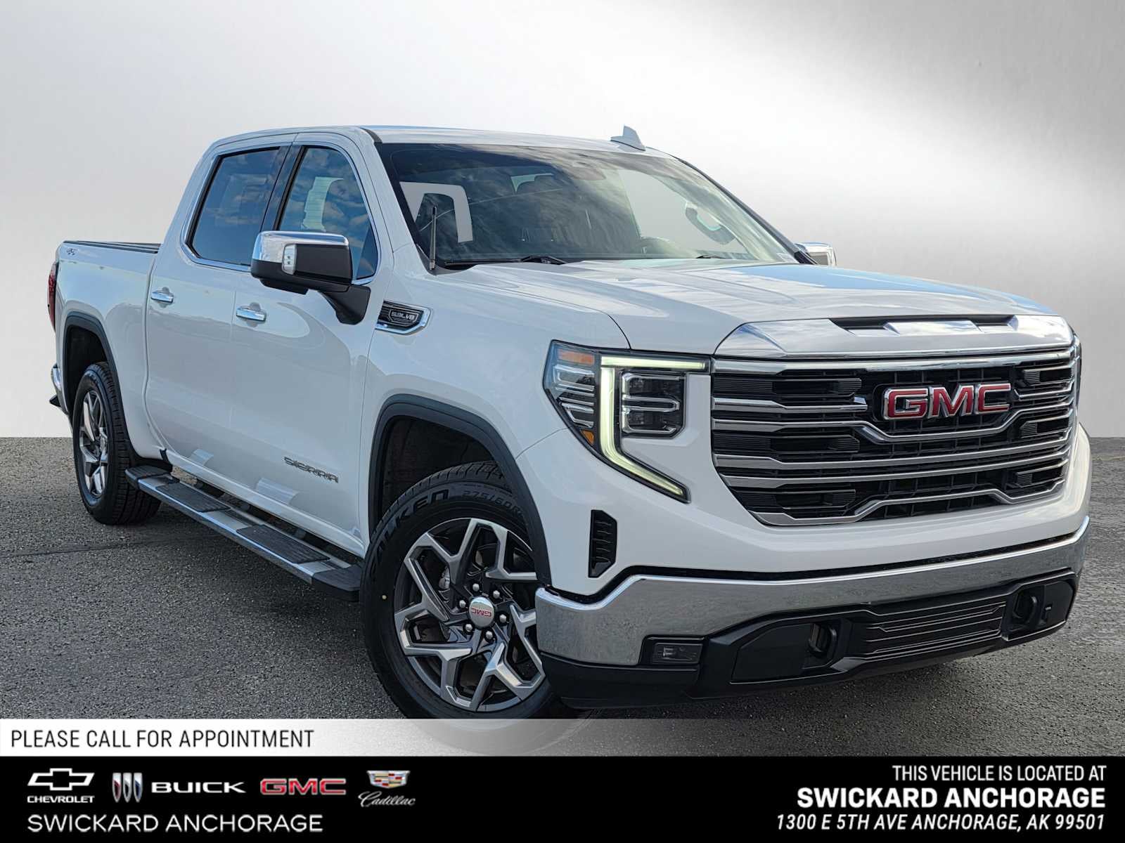 2023 GMC Sierra 4WD Crew Cab Short Box SLT's photo