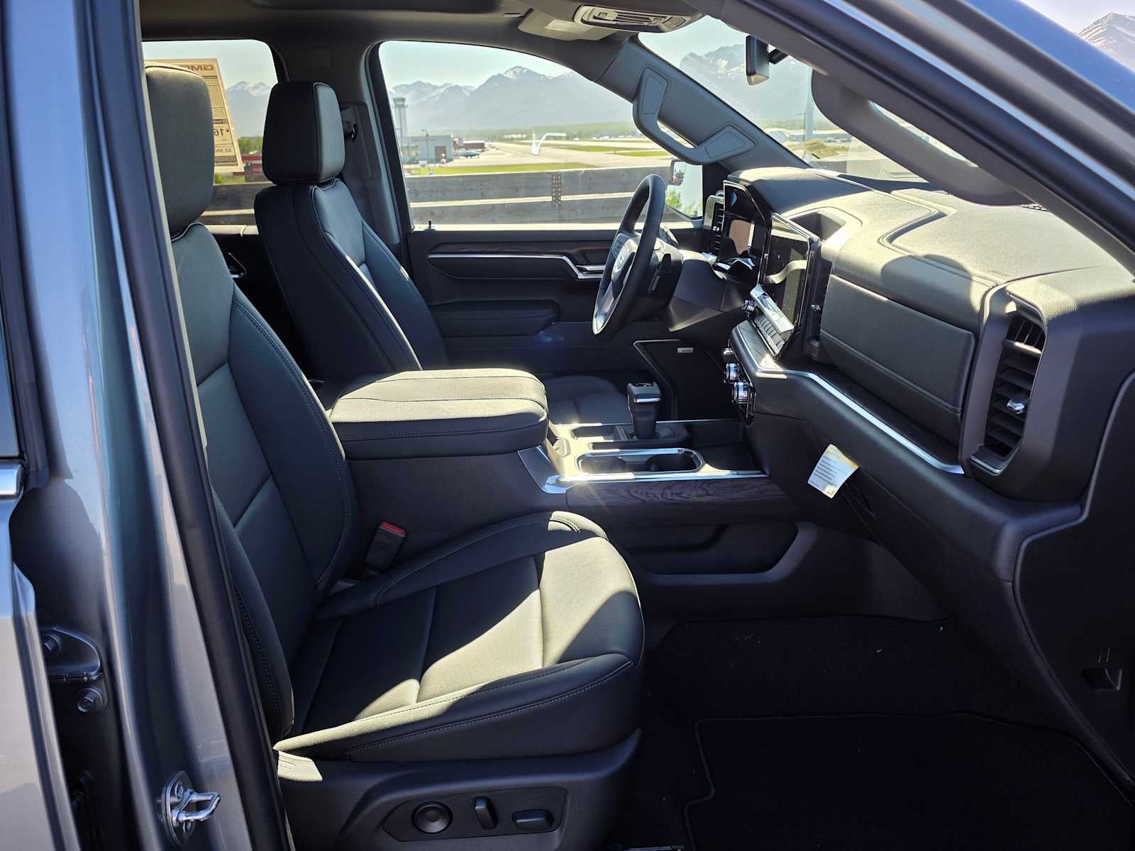 2026 GMC Sierra 1500 SLT - Photo 10