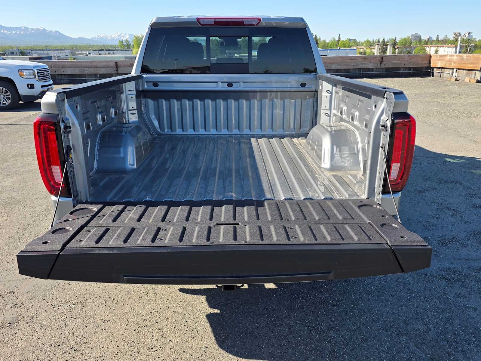 2026 GMC Sierra 1500 SLT - Photo 12