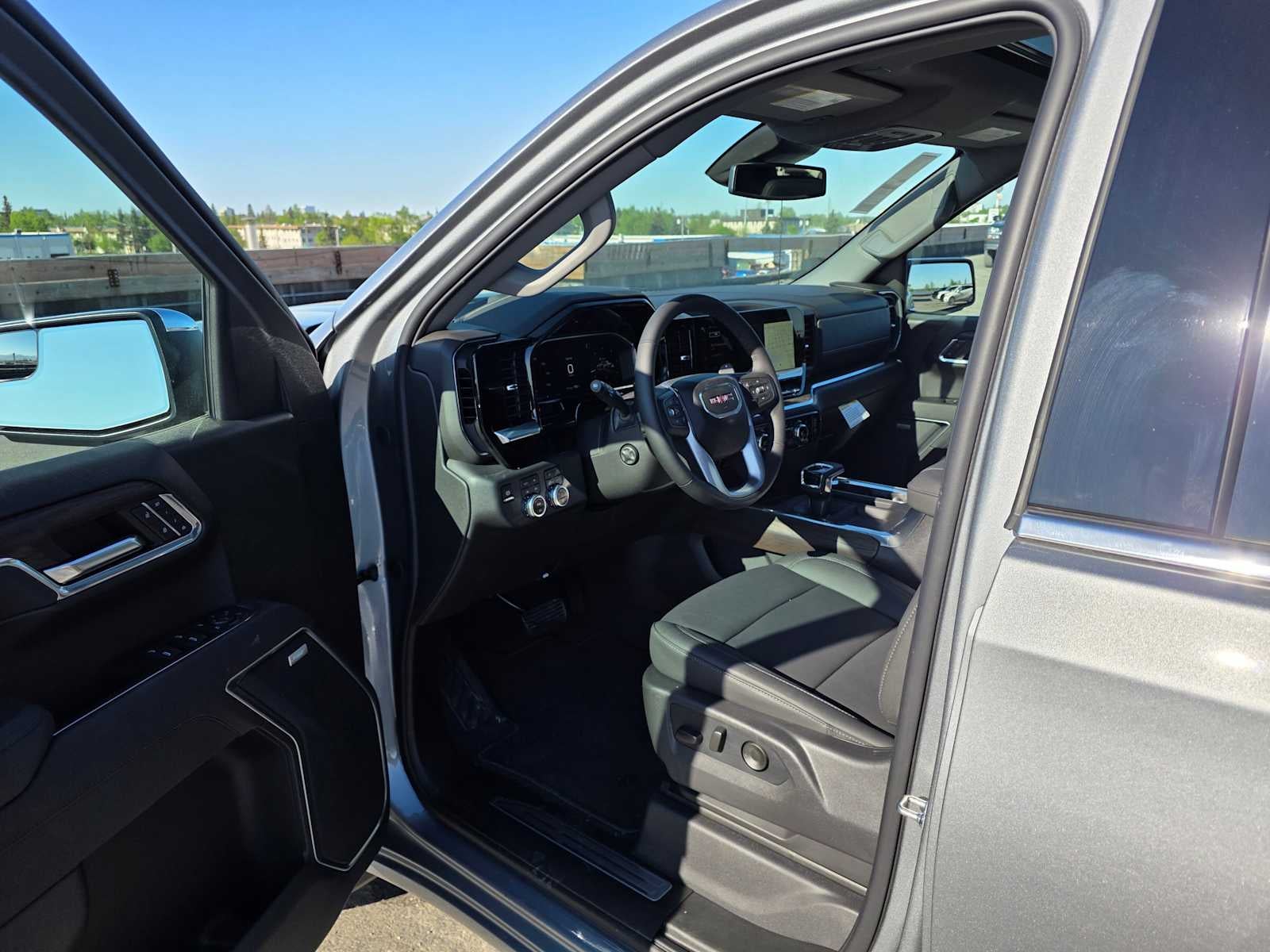 2026 GMC Sierra 1500 SLT - Photo 18