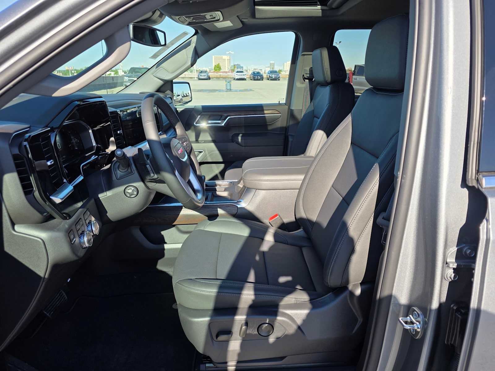 2026 GMC Sierra 1500 SLT - Photo 19