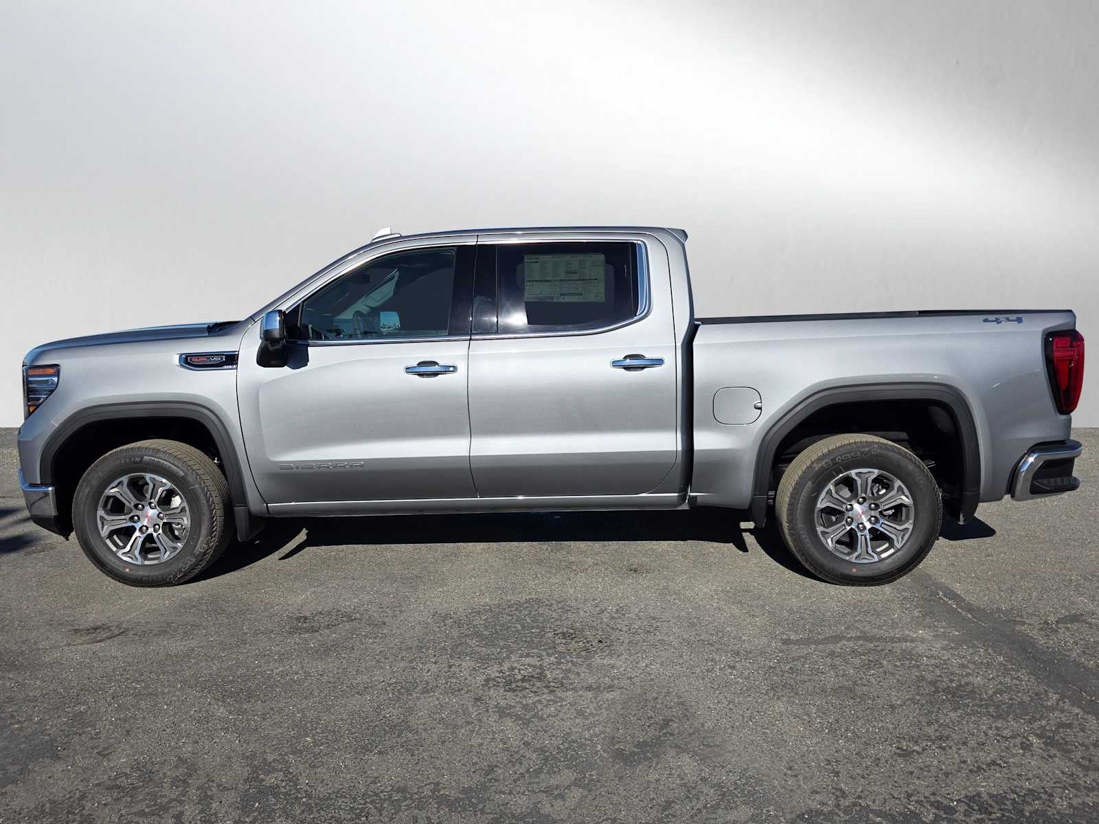 2026 GMC Sierra 1500 SLT - Photo 6