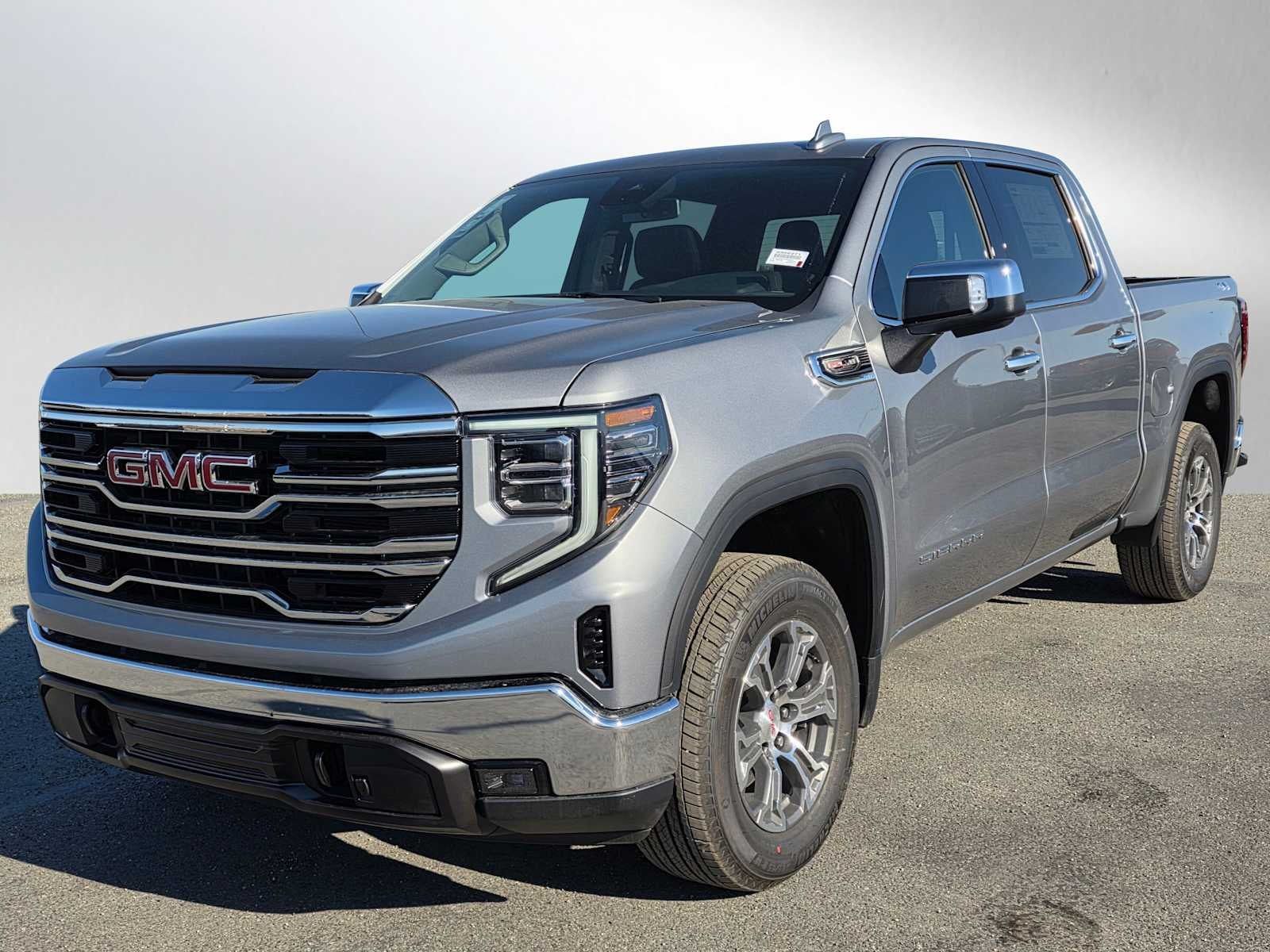 2026 GMC Sierra 1500 SLT - Photo 7