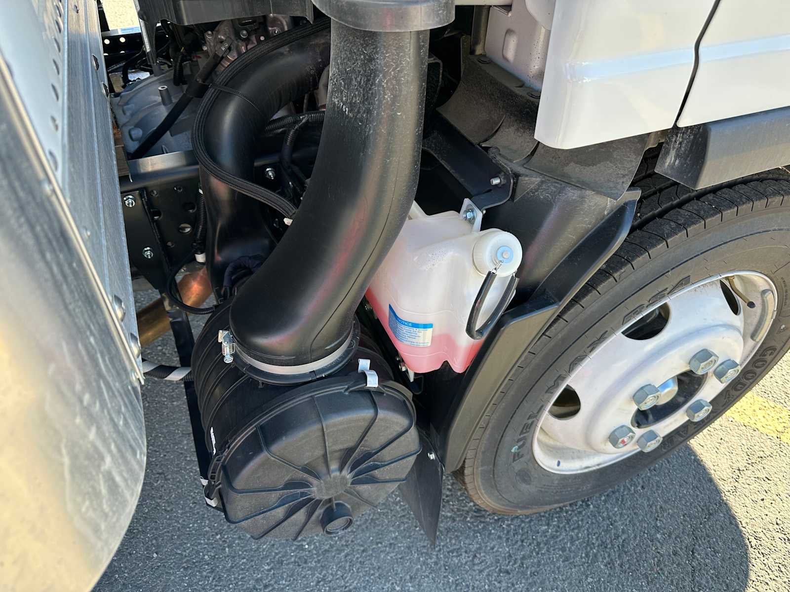 2025 Chevrolet 5500 LCF Gas Base