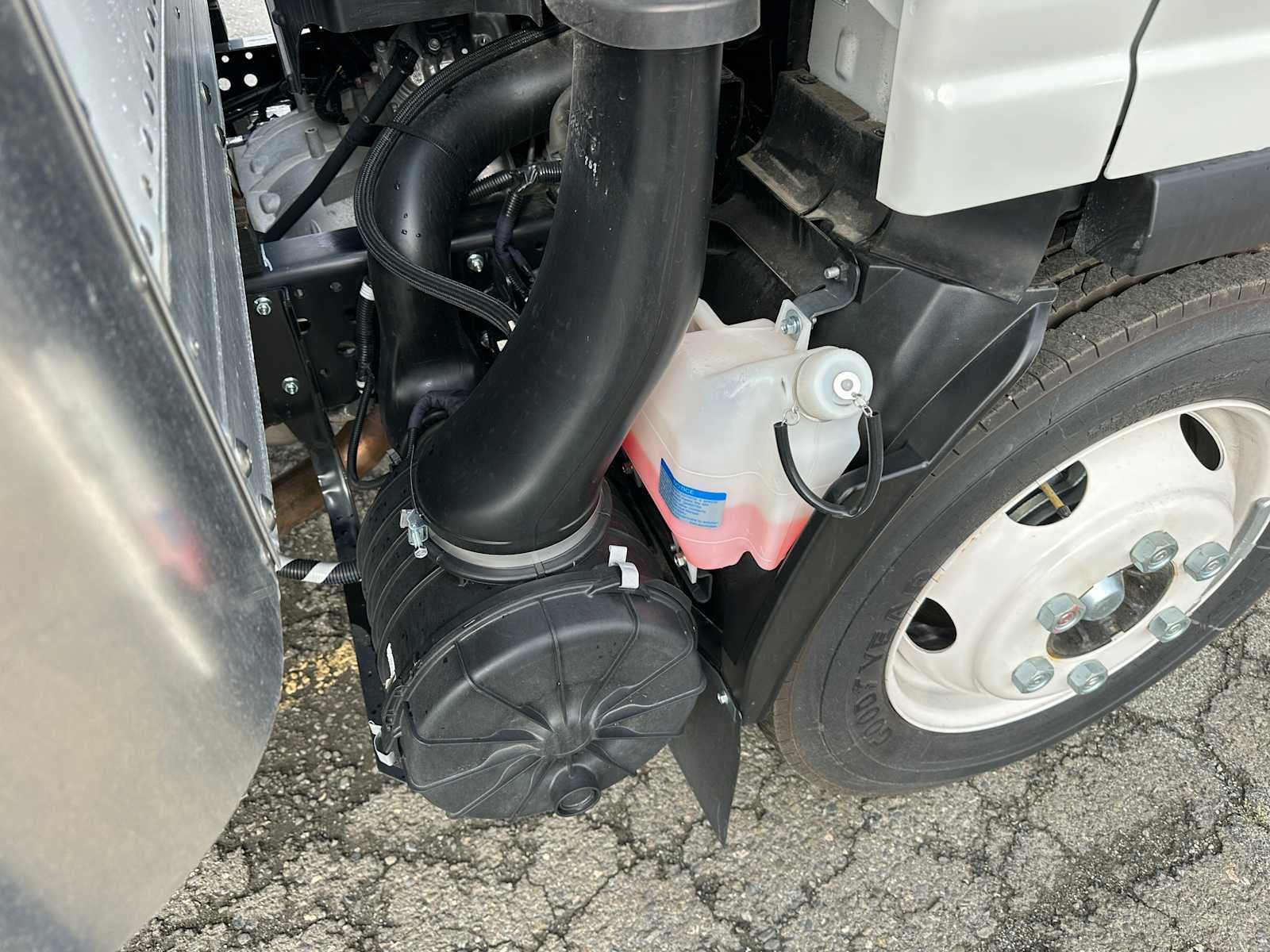 2025 Chevrolet 5500 LCF Gas Base