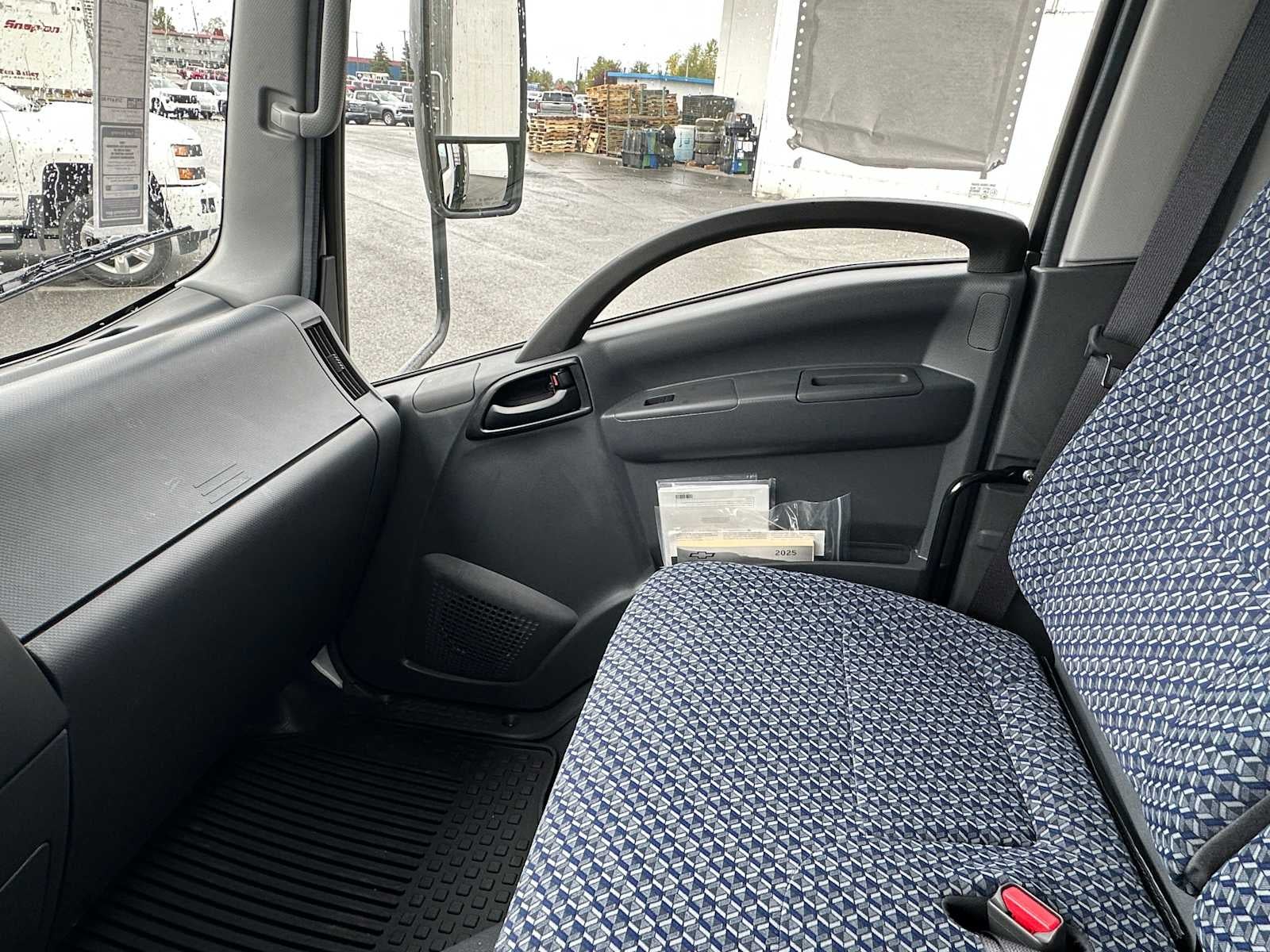 2025 Chevrolet 5500 LCF Gas Base