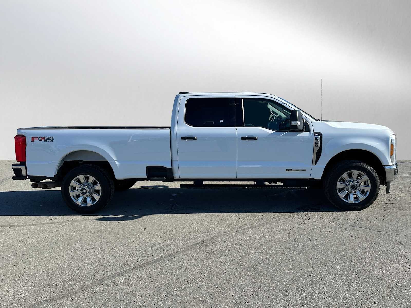 2023 Ford Super Duty F-350 SRW Pickup XLT