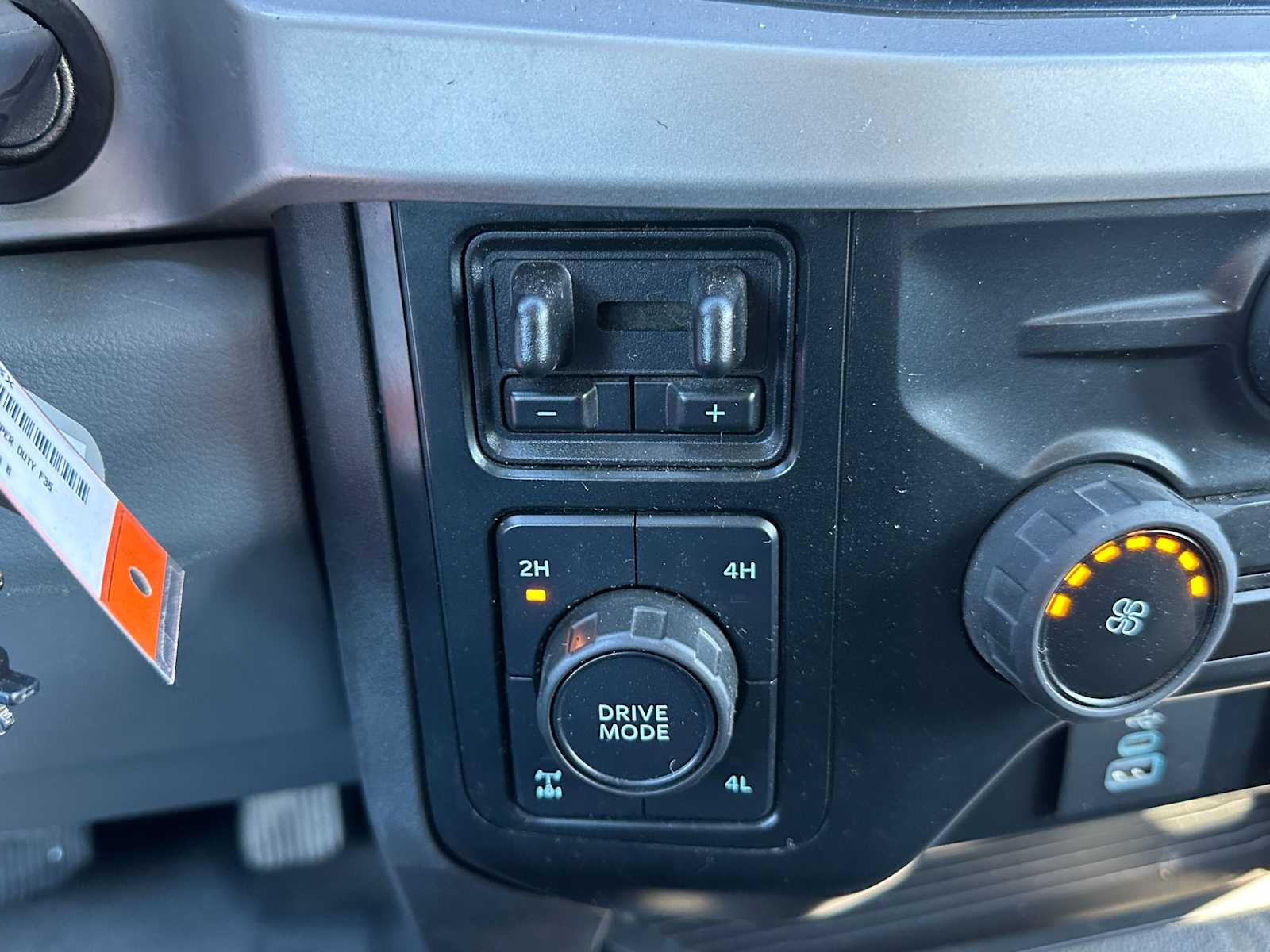 2023 Ford Super Duty F-350 SRW Pickup XLT