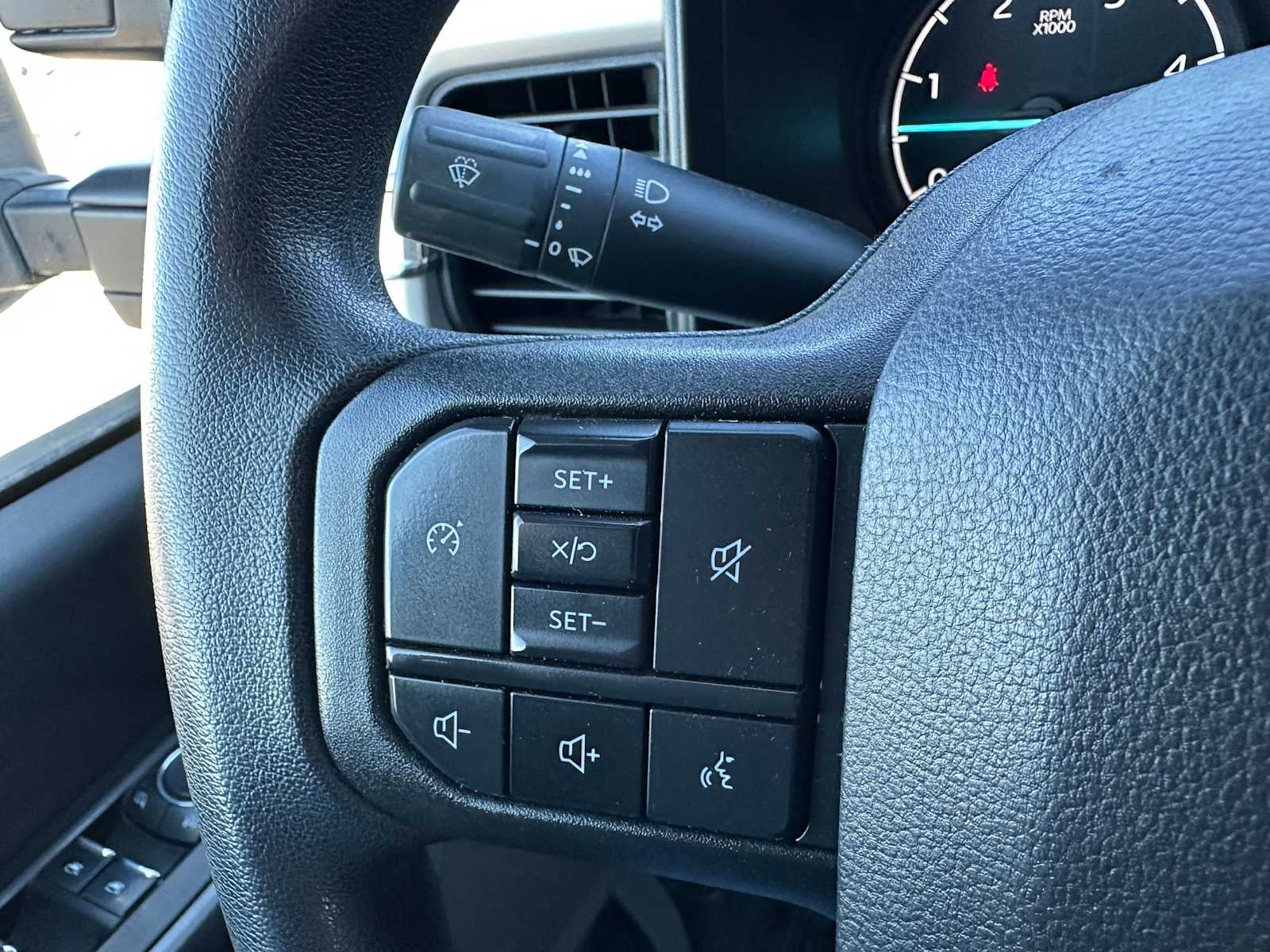 2023 Ford Super Duty F-350 SRW Pickup XLT