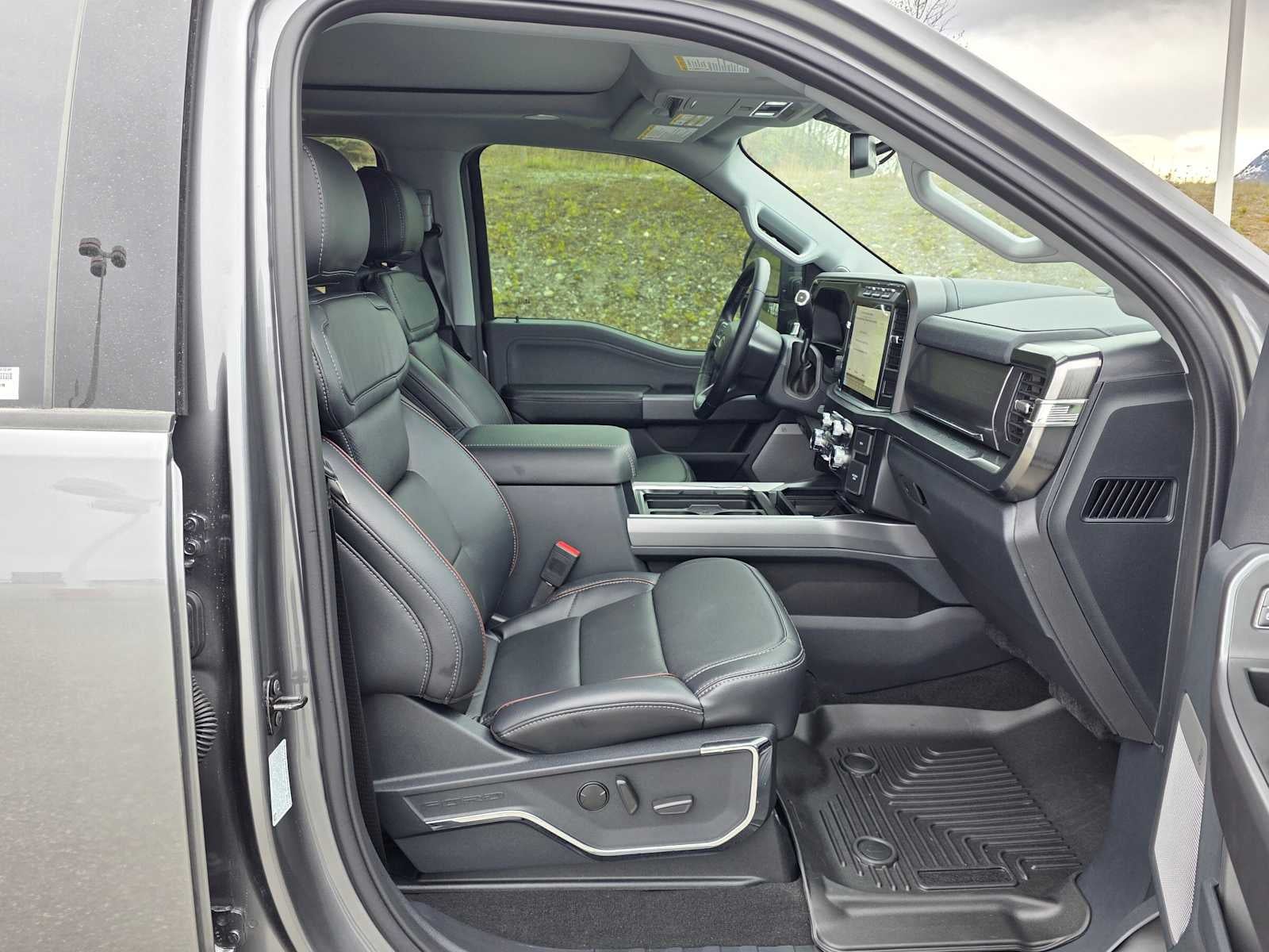 2024 Ford Super Duty F-350 SRW Pickup LARIAT