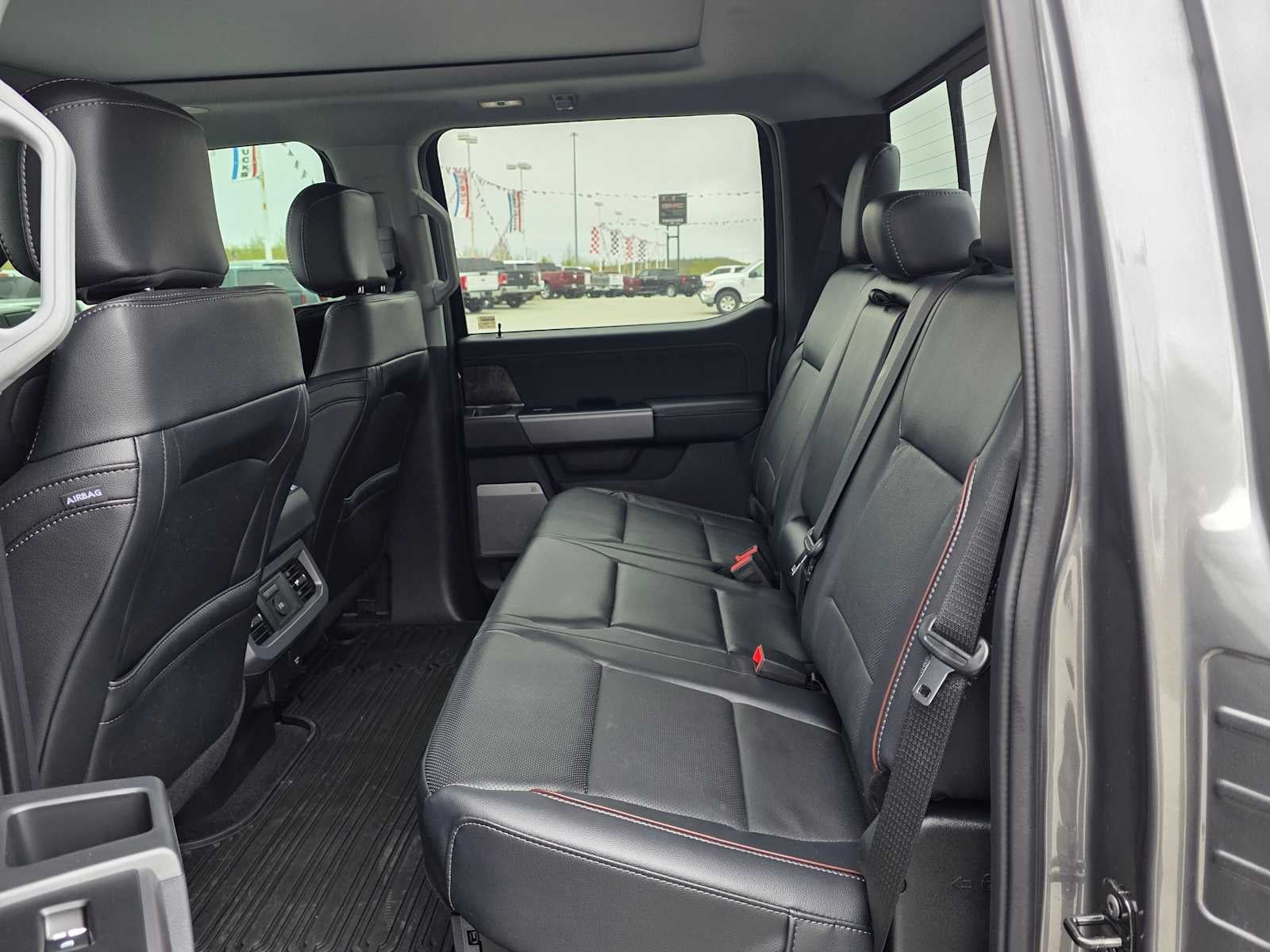 2024 Ford Super Duty F-350 SRW Pickup LARIAT