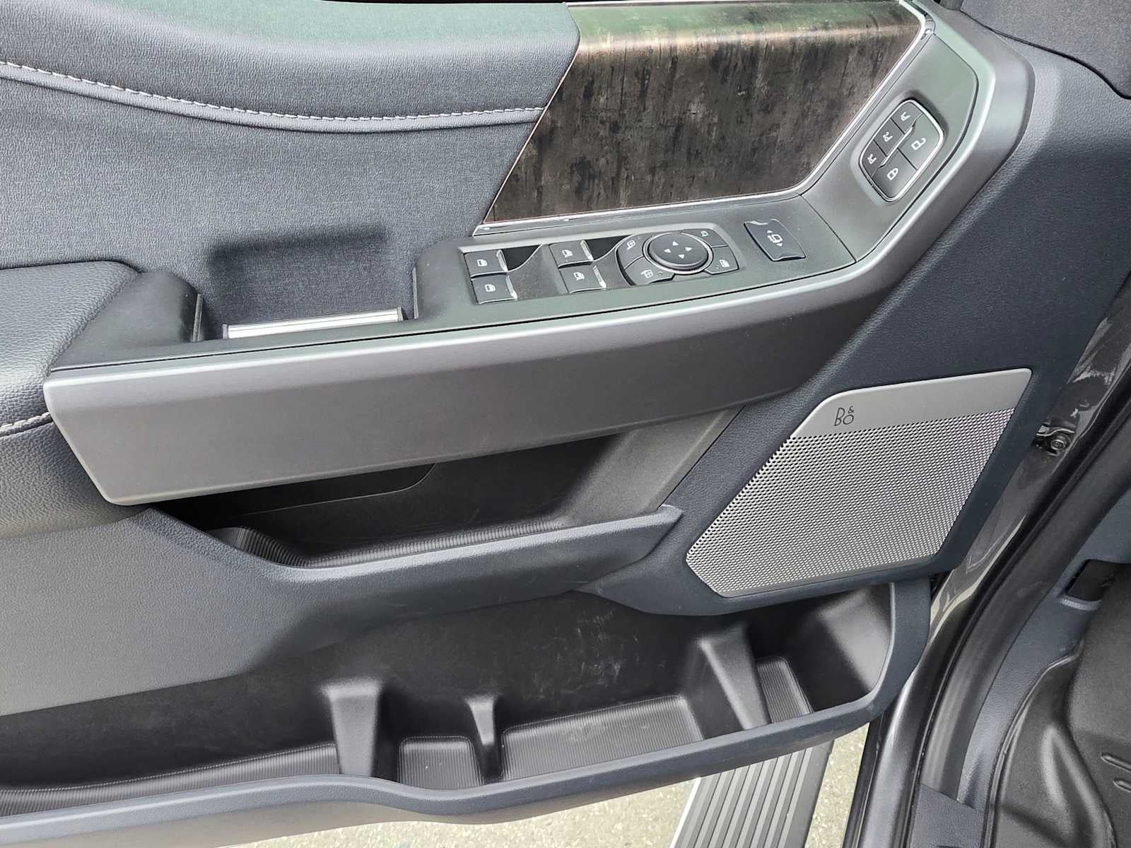 2024 Ford Super Duty F-350 SRW Pickup LARIAT