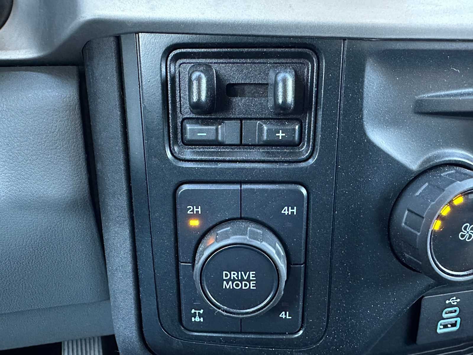 2023 Ford Super Duty F-350 SRW Pickup XLT