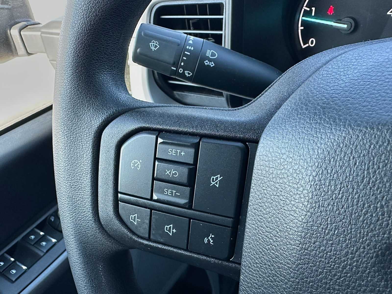 2023 Ford Super Duty F-350 SRW Pickup XLT