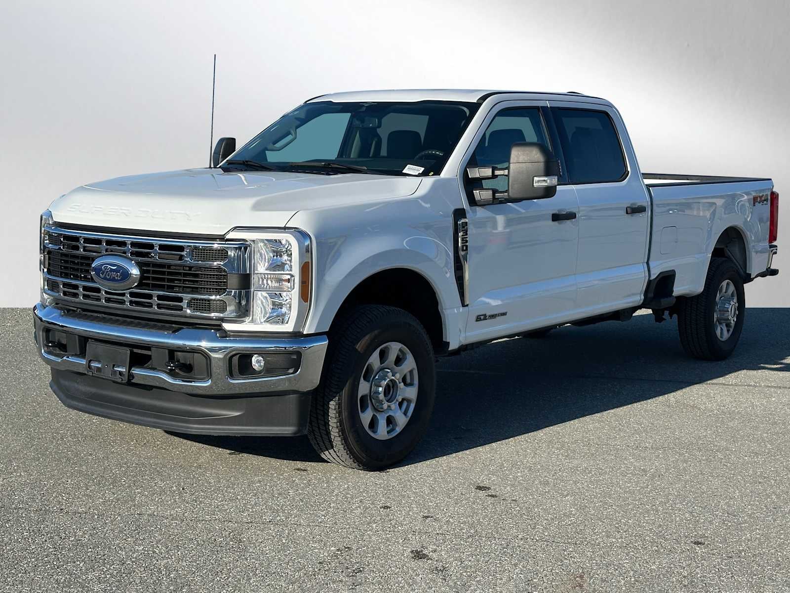2023 Ford Super Duty F-350 SRW Pickup XLT