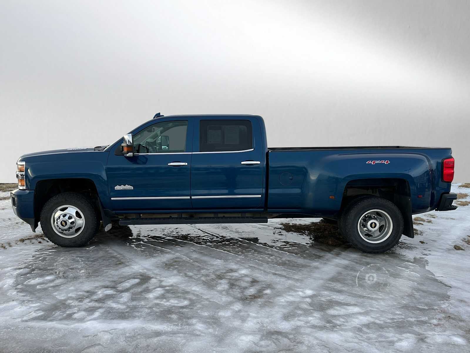 2015 Chevrolet Silverado 3500HD High Country