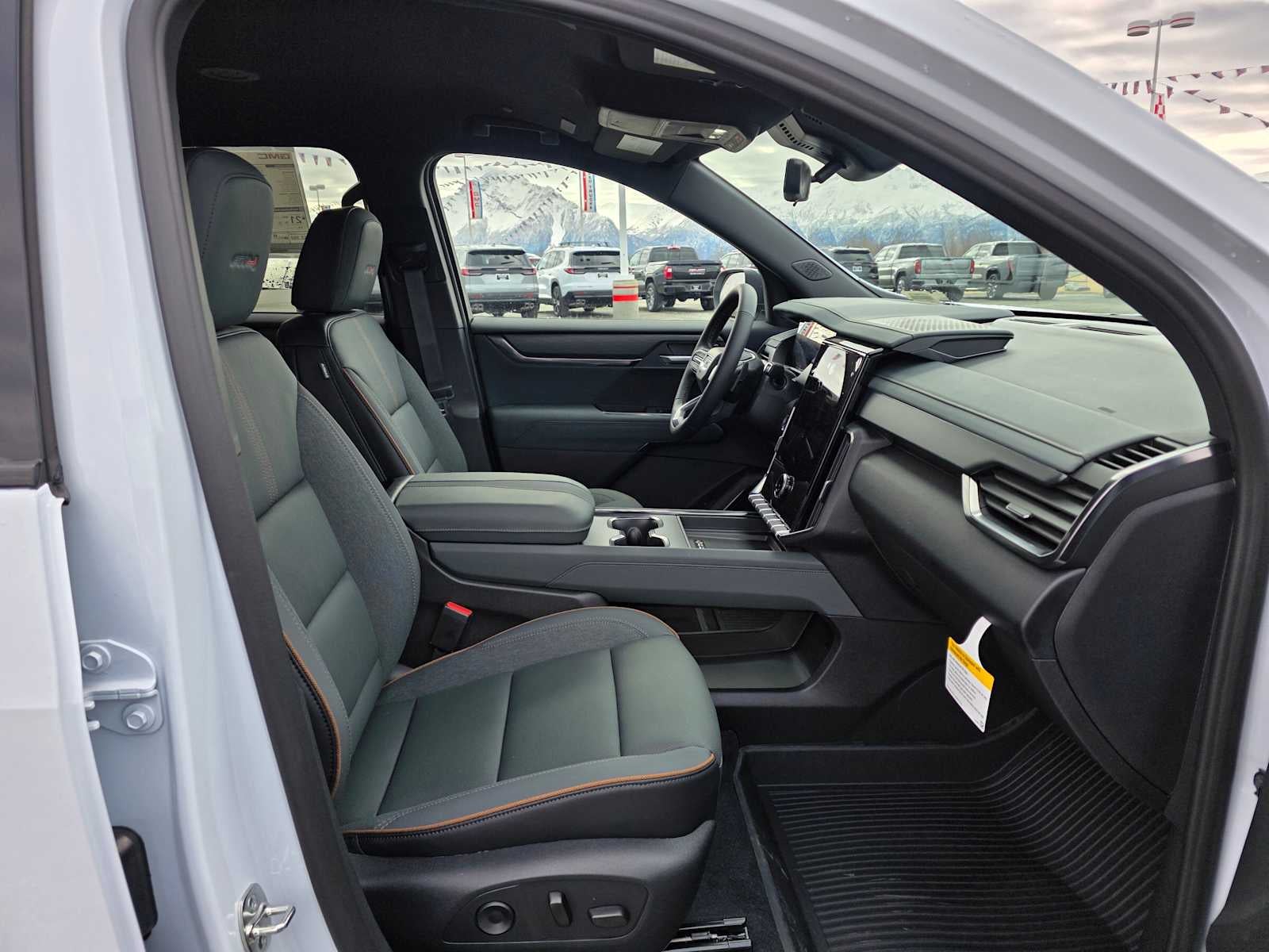 2026 GMC Acadia AWD AT4