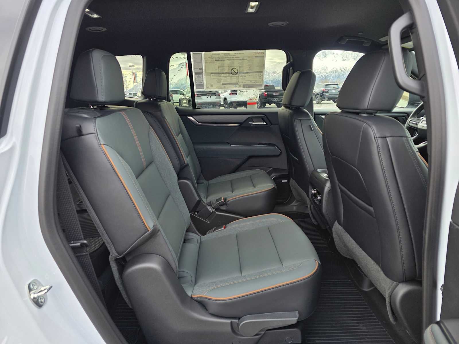 2026 GMC Acadia AWD AT4