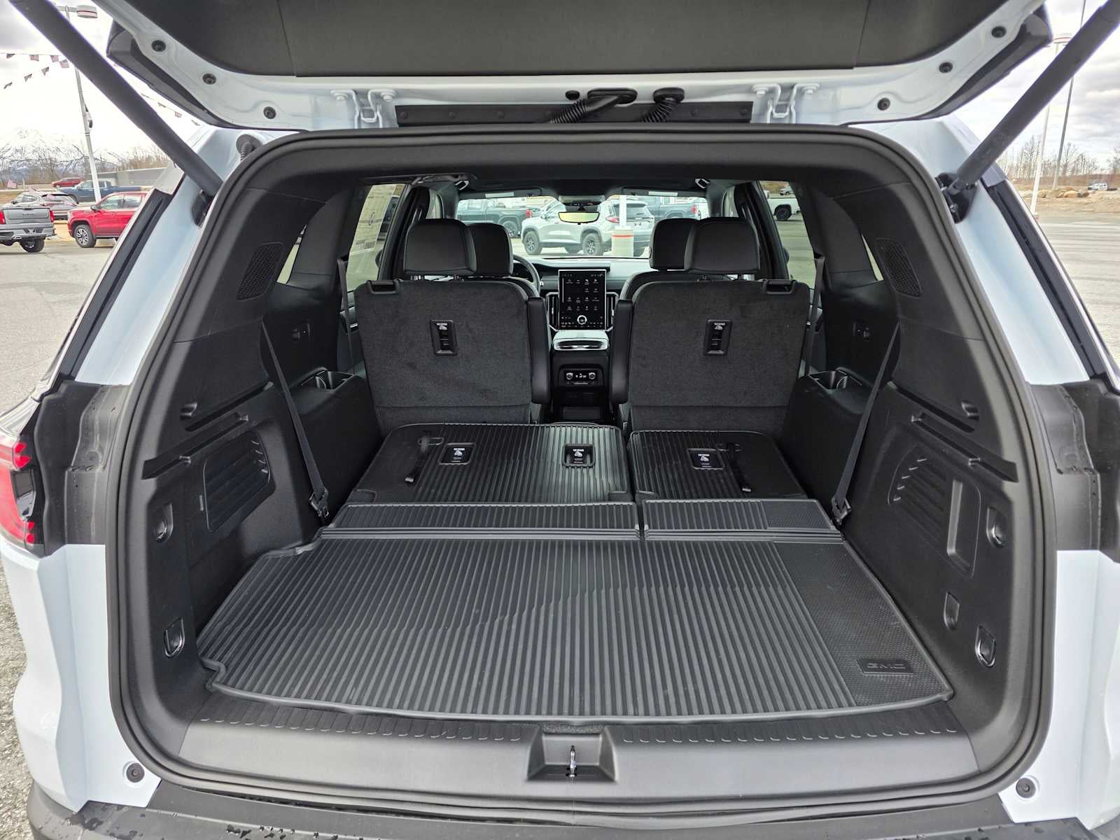 2026 GMC Acadia AWD AT4
