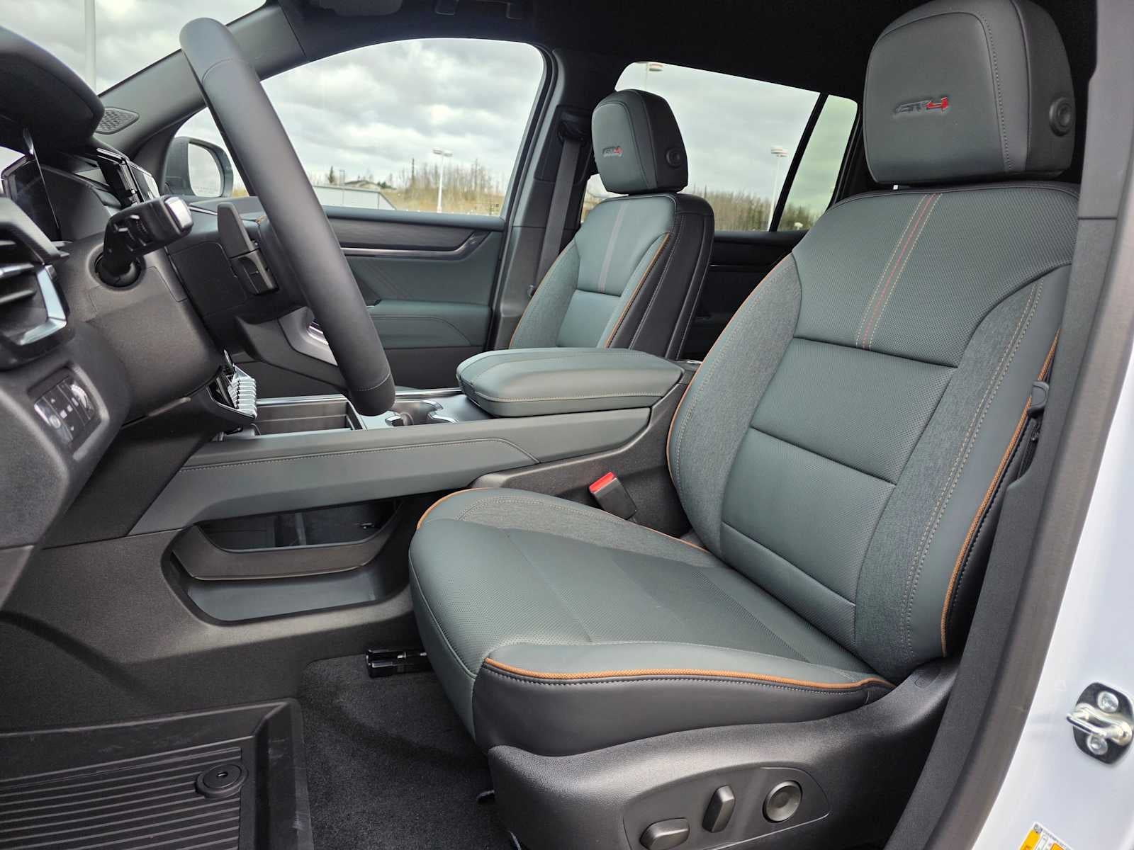 2026 GMC Acadia AWD AT4