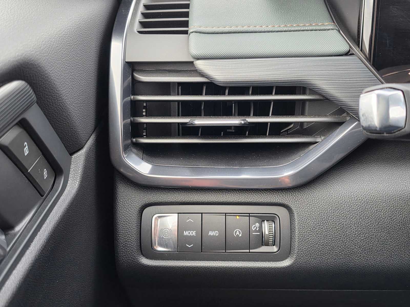 2026 GMC Acadia AWD AT4