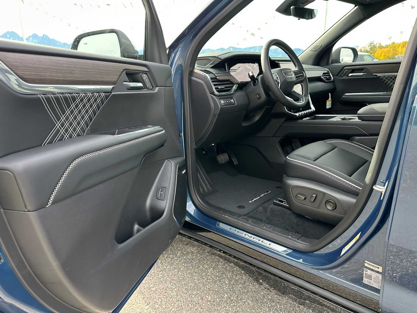 2026 GMC Acadia AWD Denali