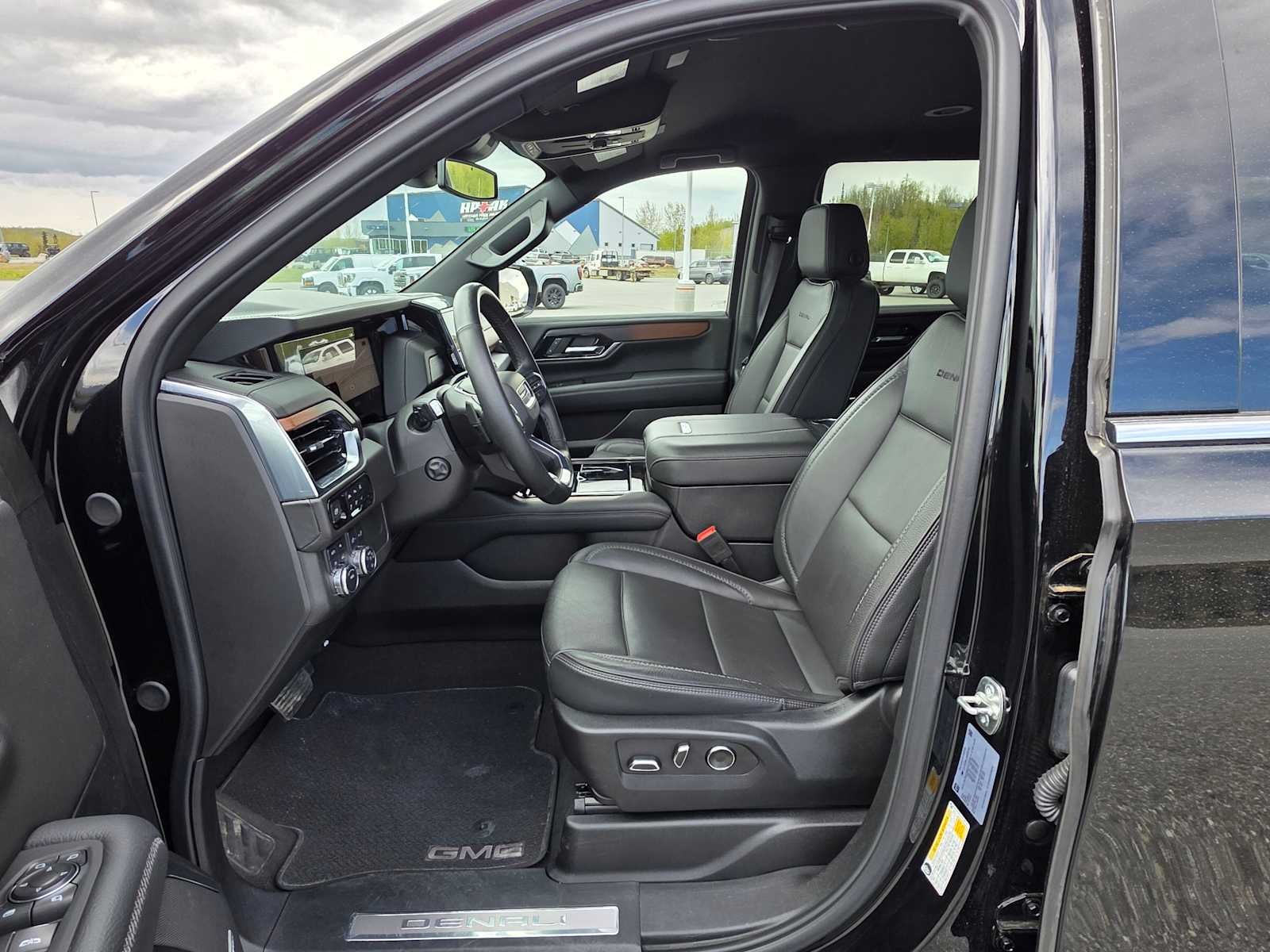 2025 GMC Yukon Denali Denali